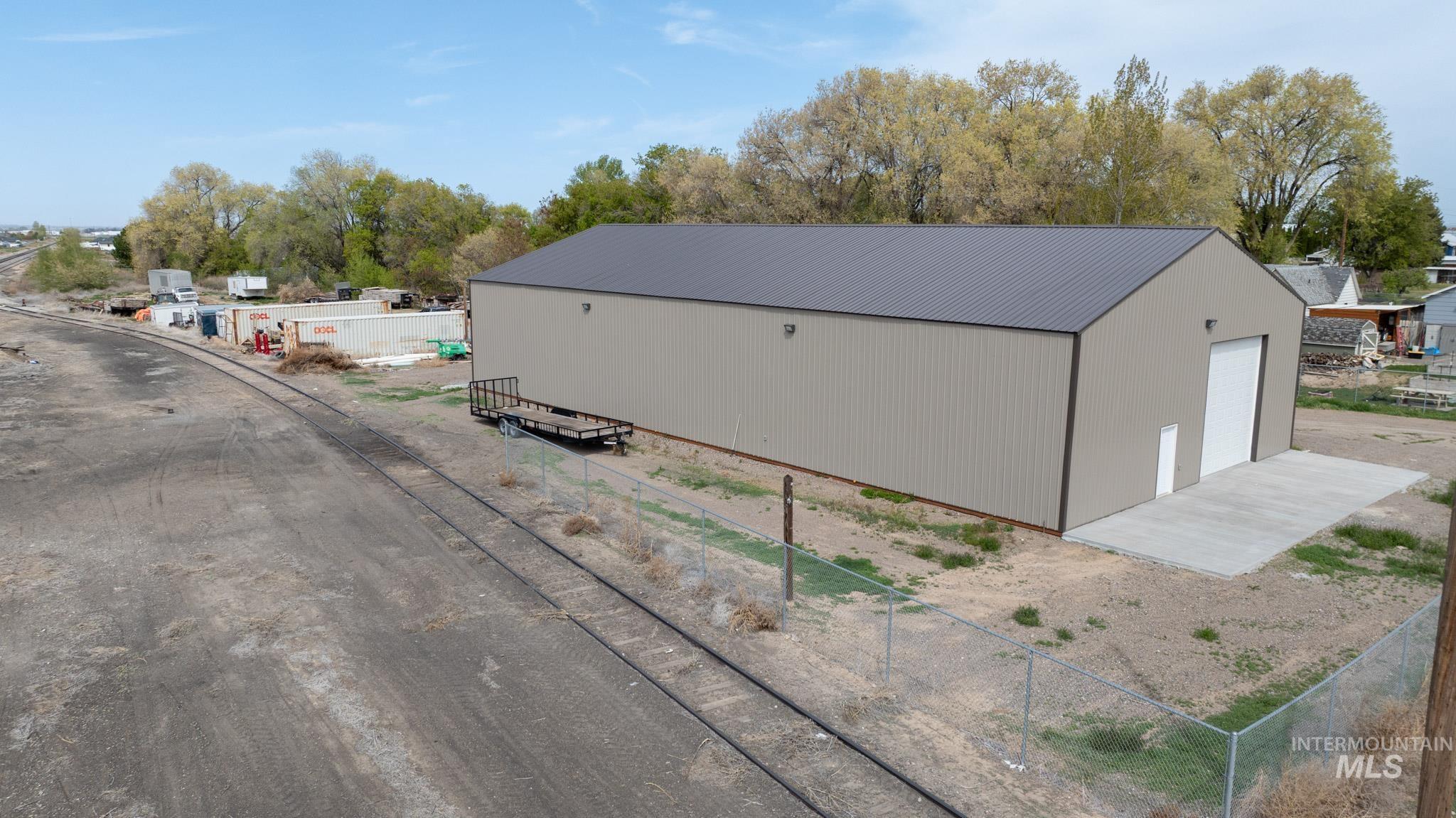 511 Oak St. Property Photo 6