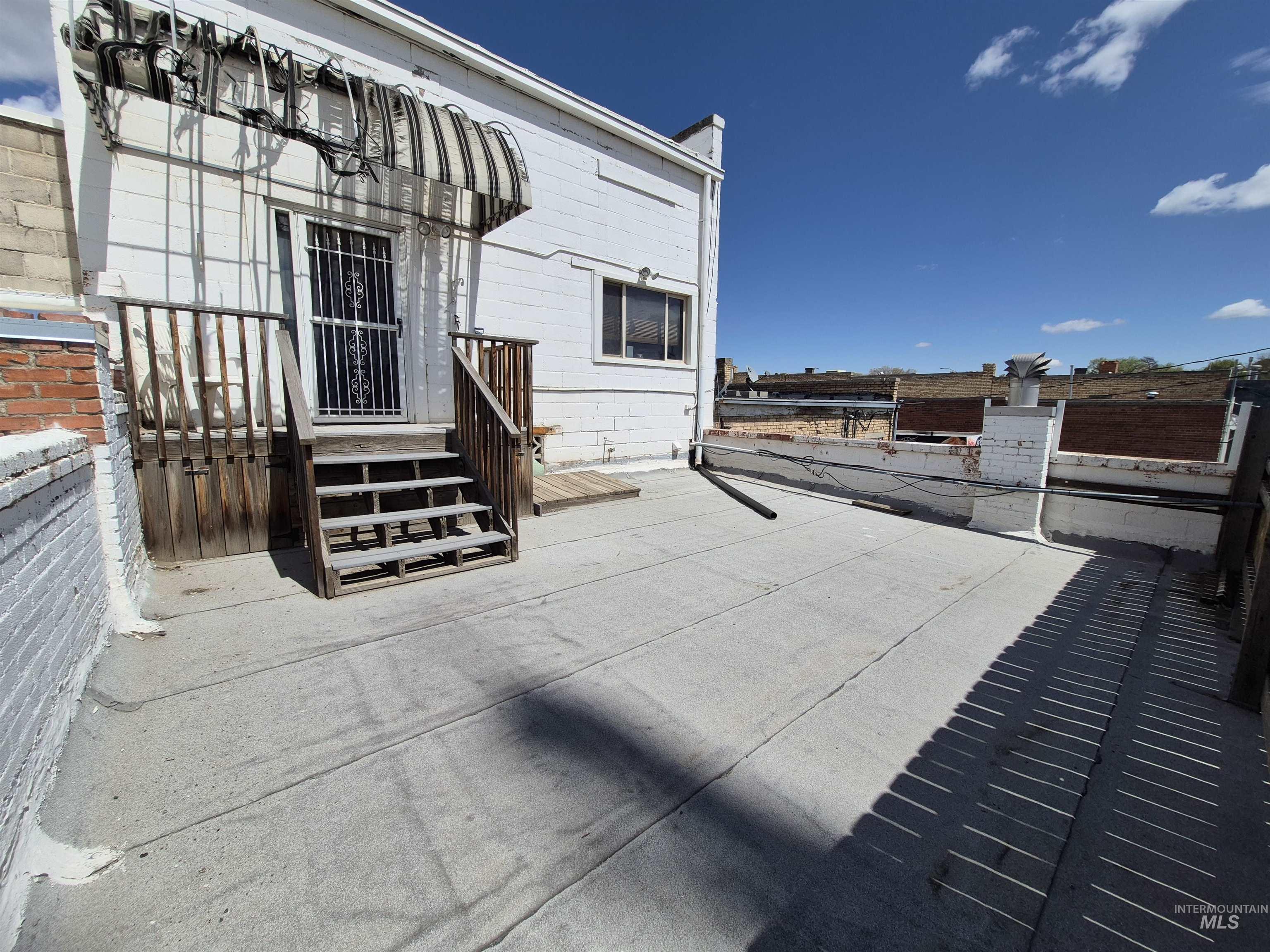 119 Main St. E Property Photo 2