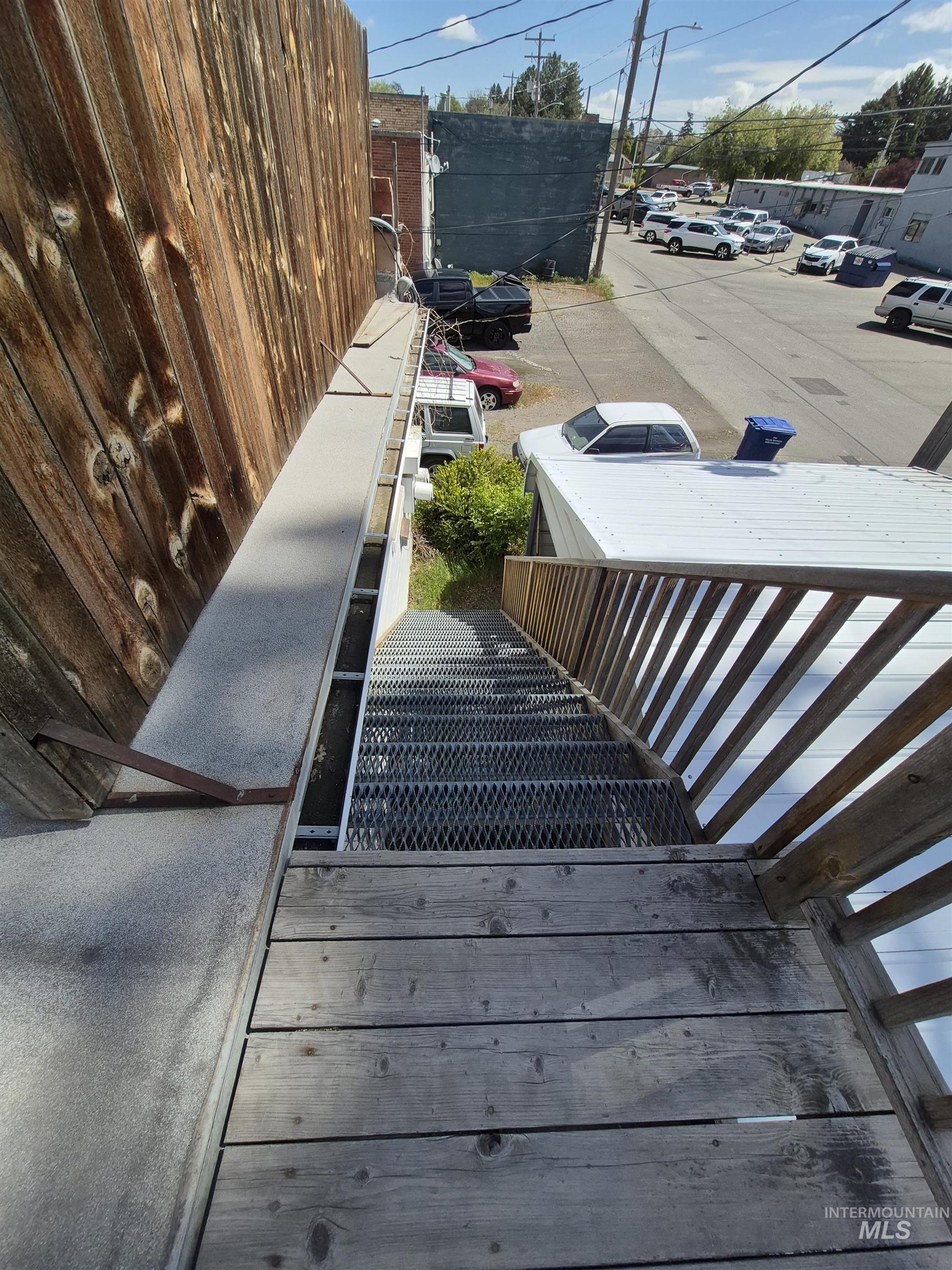 119 Main St. E Property Photo 3