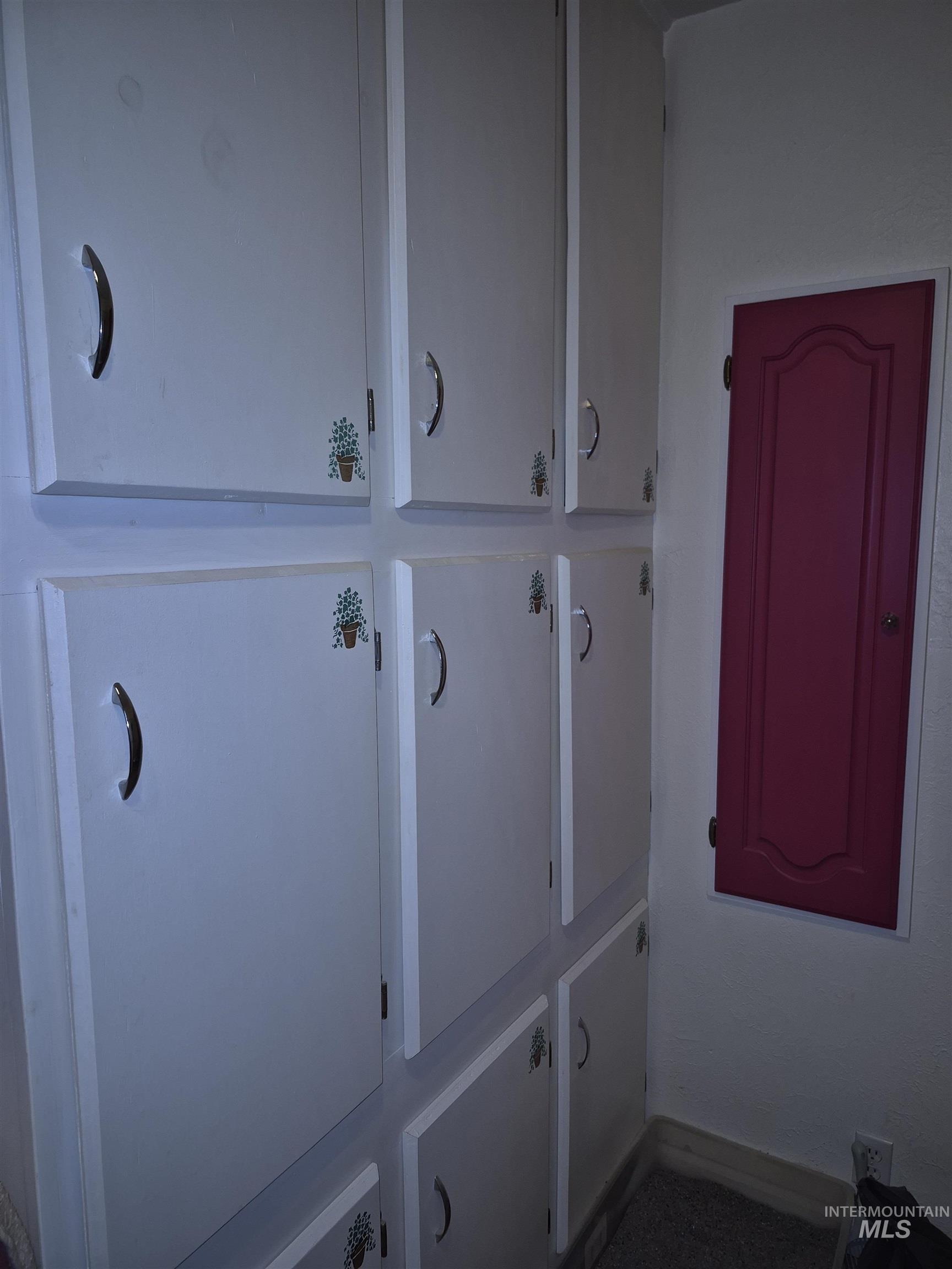119 Main St. E Property Photo 5