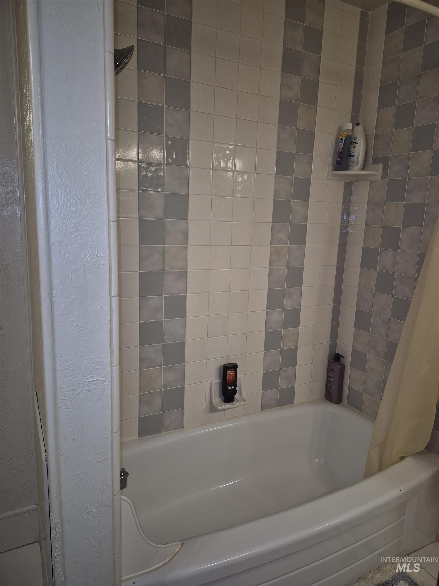 119 Main St. E Property Photo 6