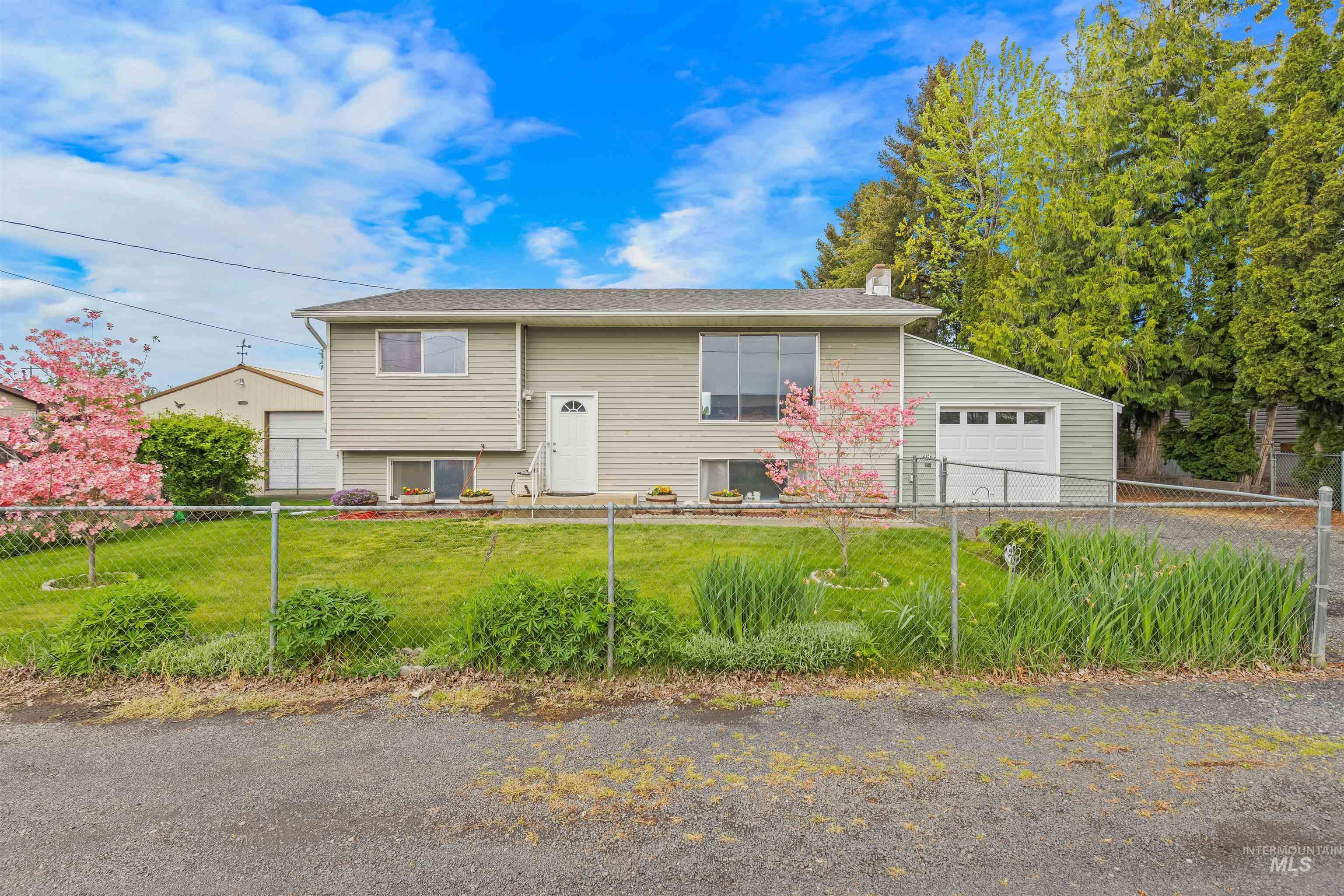 1409 Hemlock Ave
