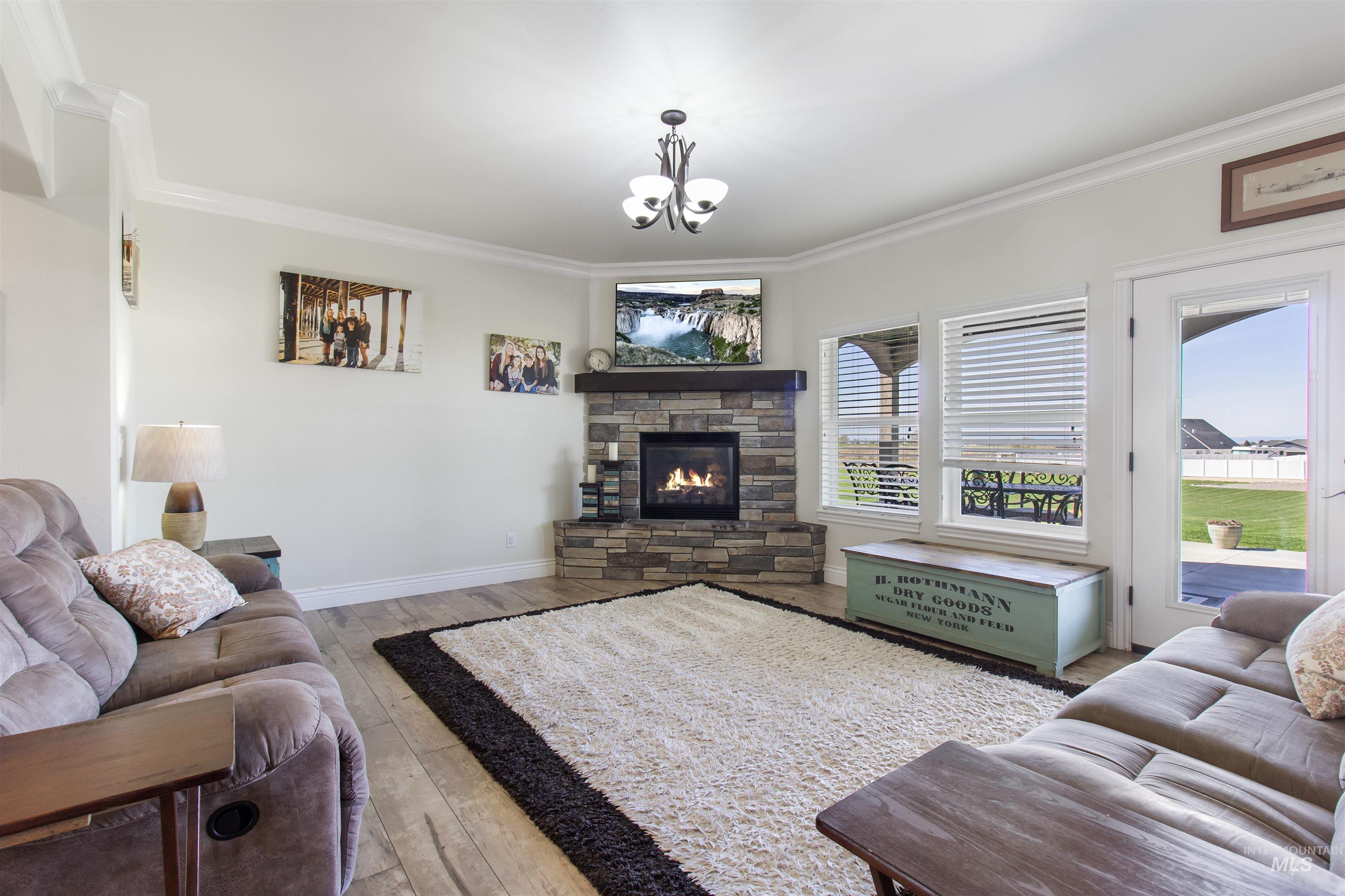 2464 E 3719 Property Photo 6