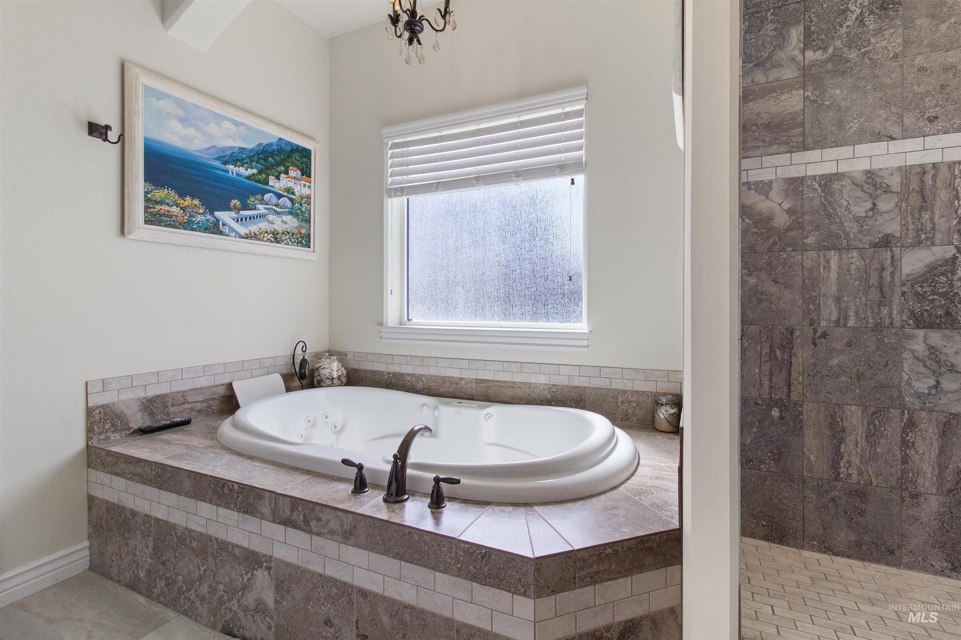 2464 E 3719 Property Photo 22