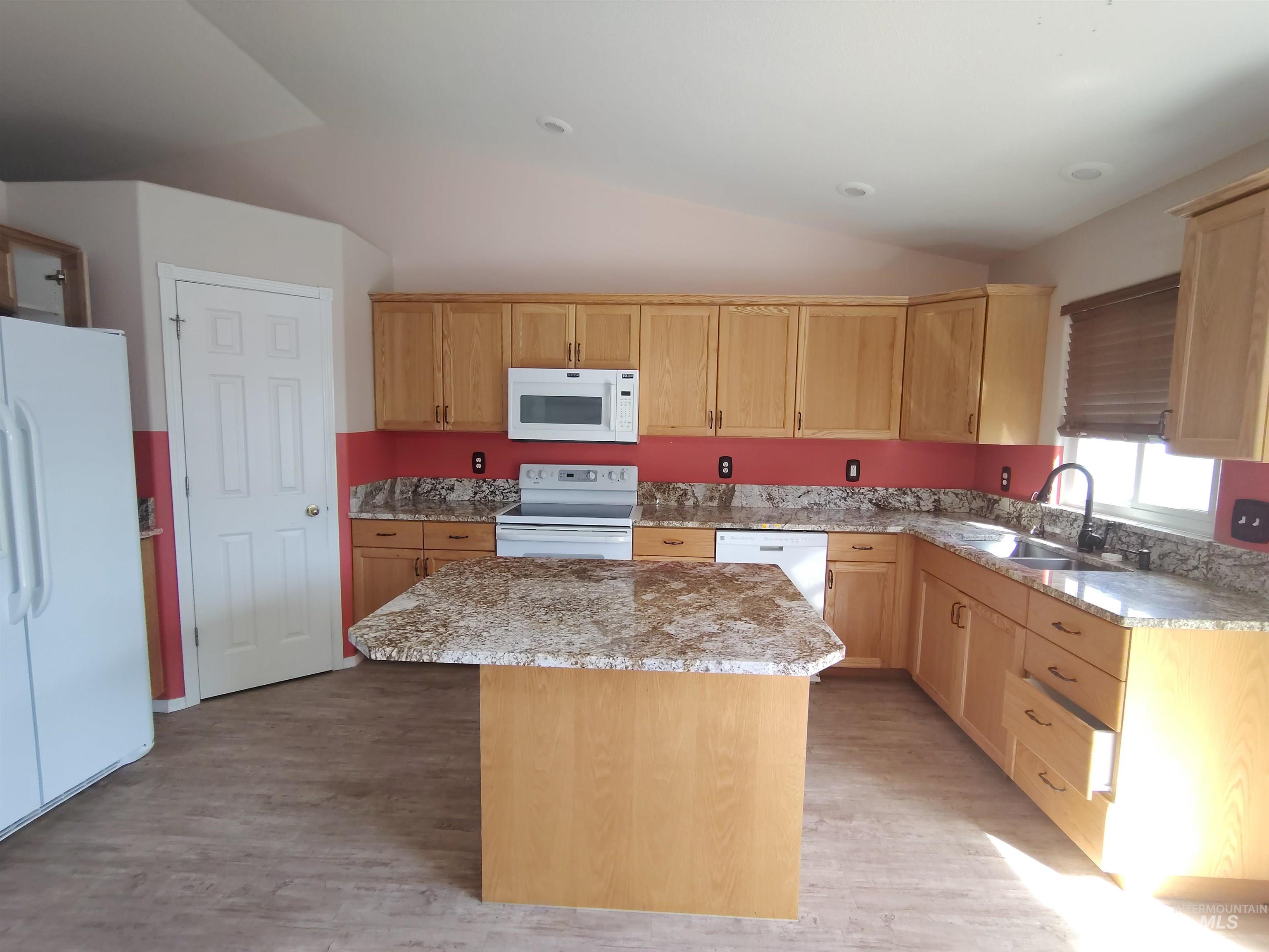 1426 N Tasavol Avenue Property Photo 12