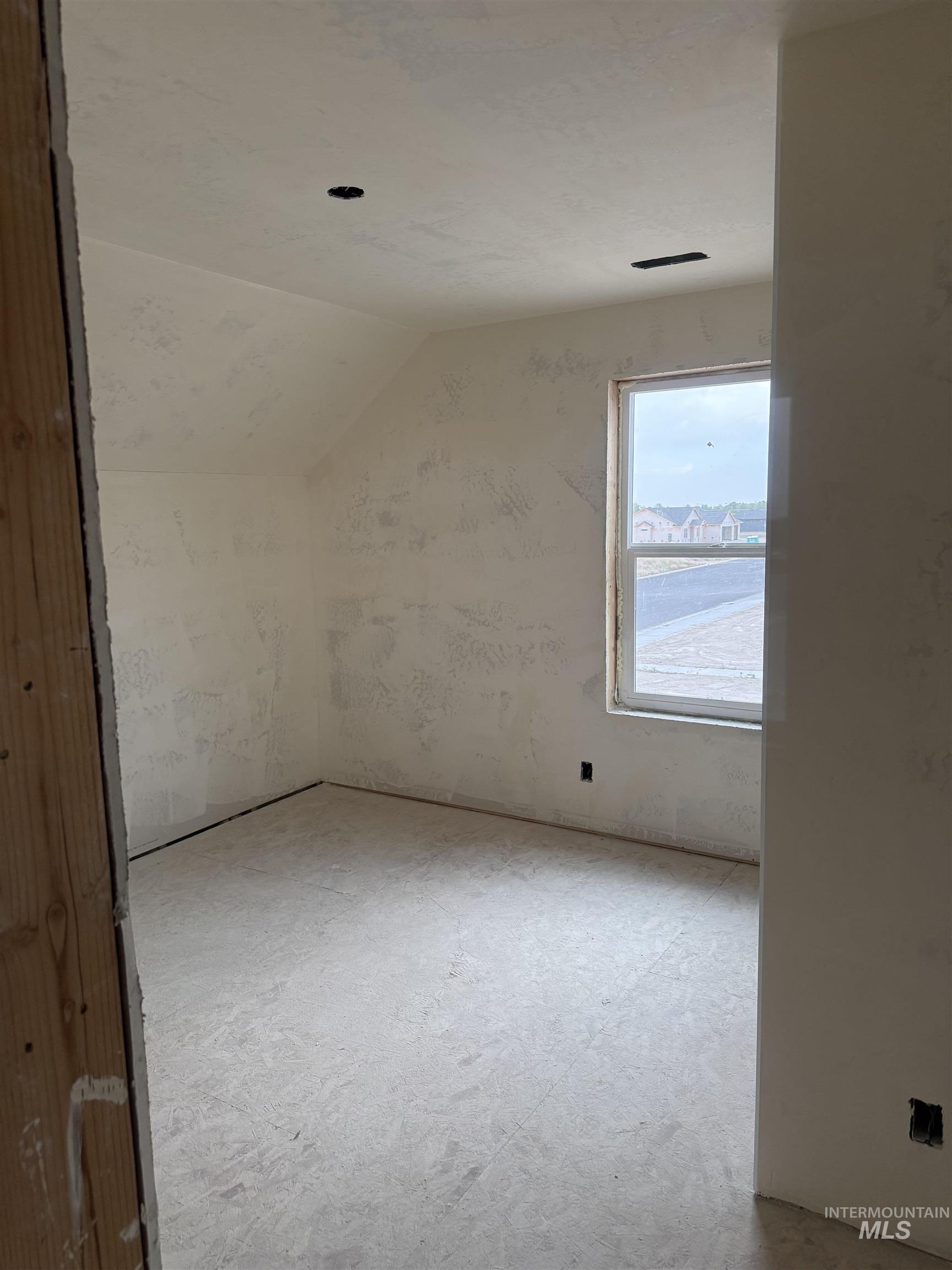 933 E Coventry Lane Property Photo 14
