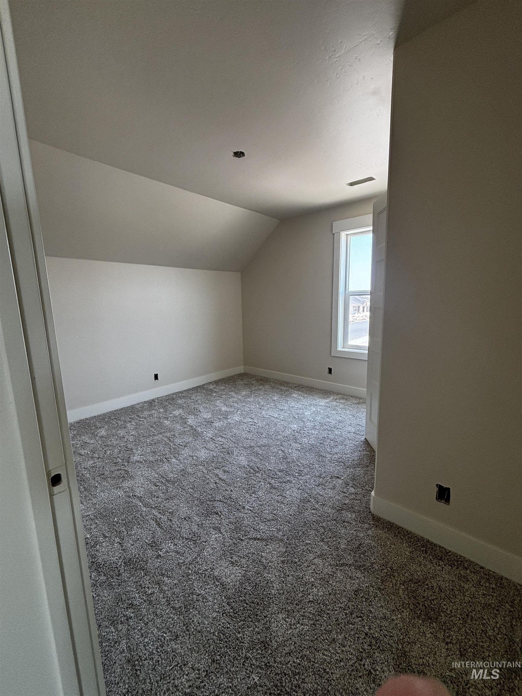 933 E Coventry Lane Property Photo 18