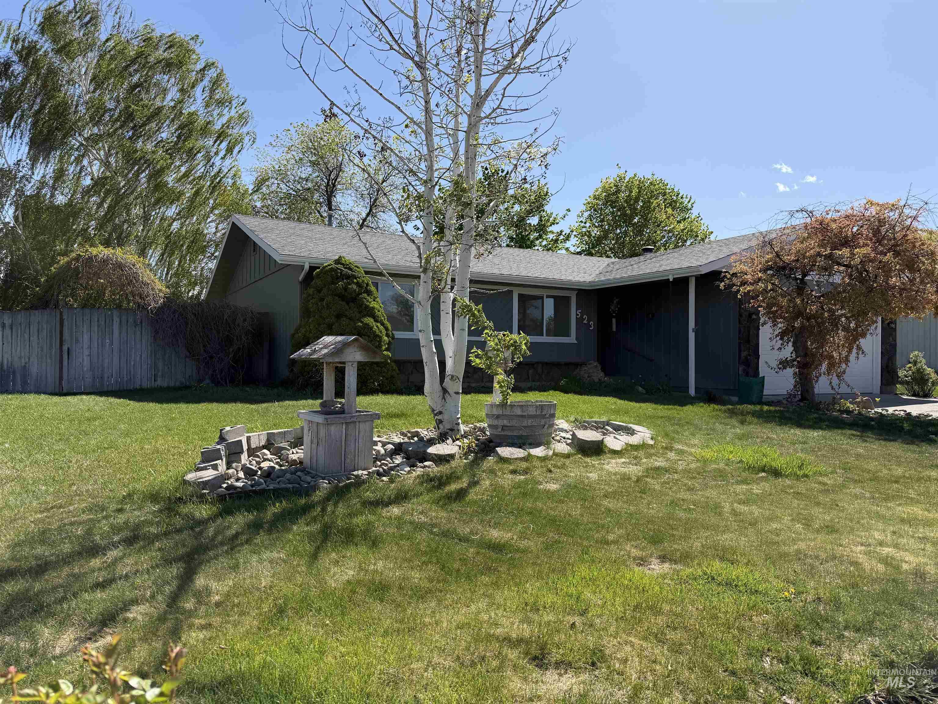 523 Park Meadows Cir Property Photo 1