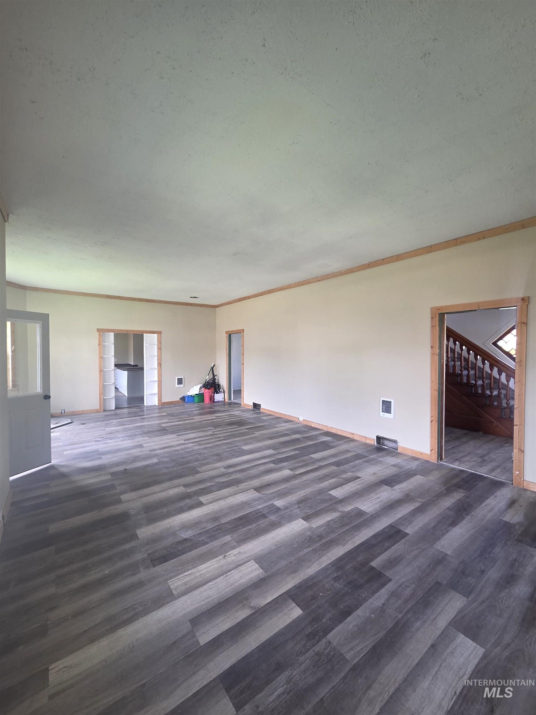 986 Columbia Street Property Photo 5