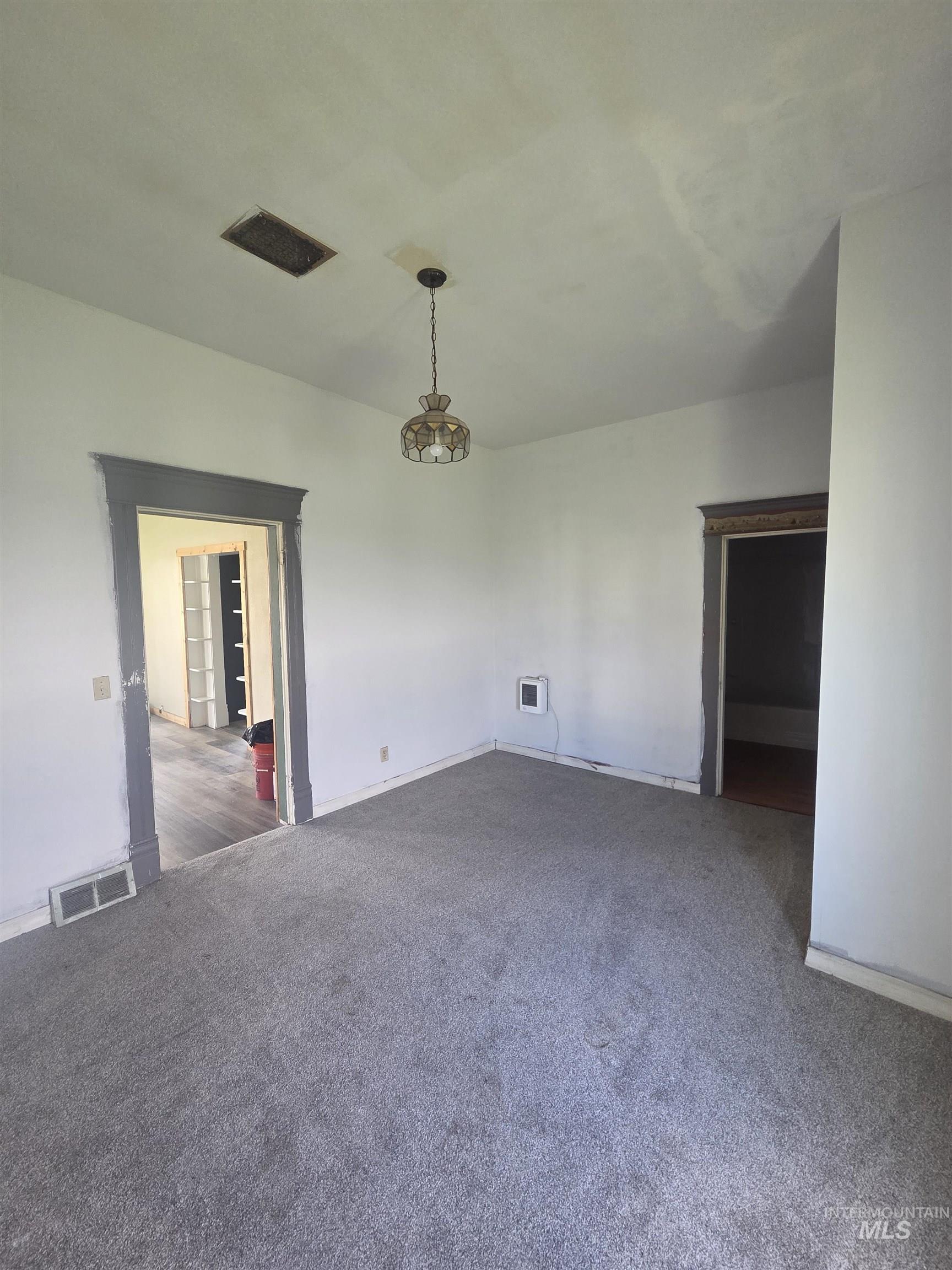 986 Columbia Street Property Photo 6
