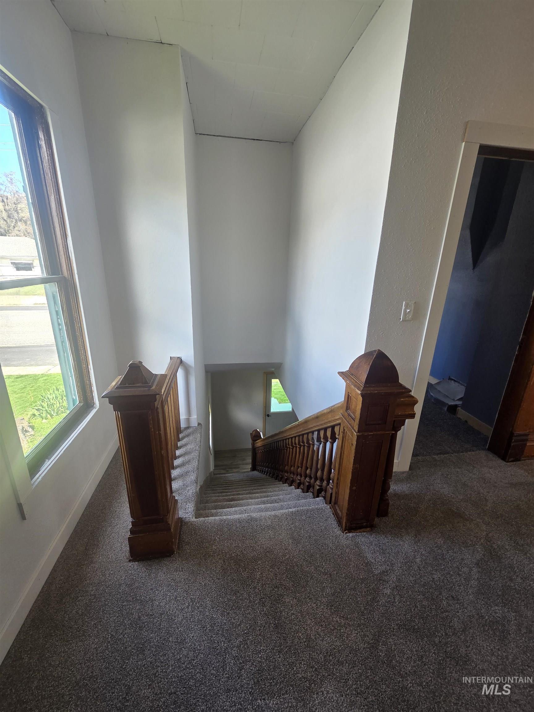 986 Columbia Street Property Photo 9