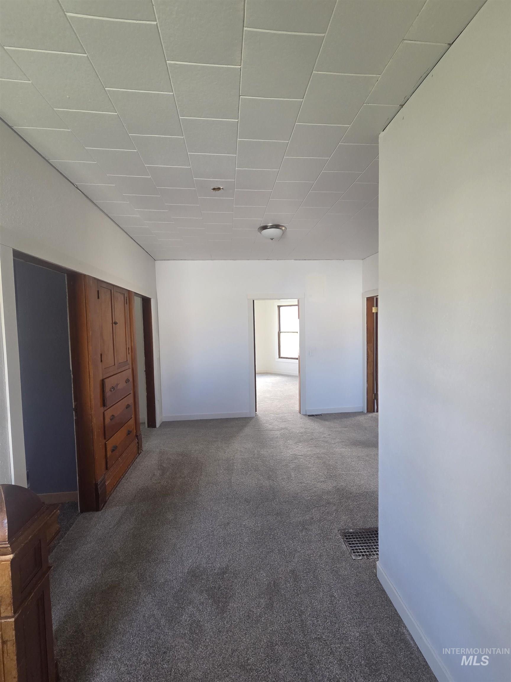 986 Columbia Street Property Photo 10