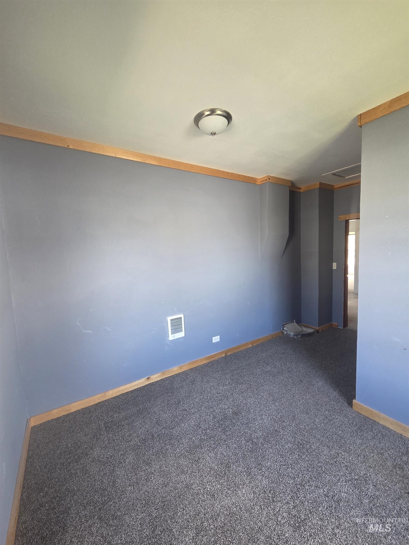 986 Columbia Street Property Photo 11
