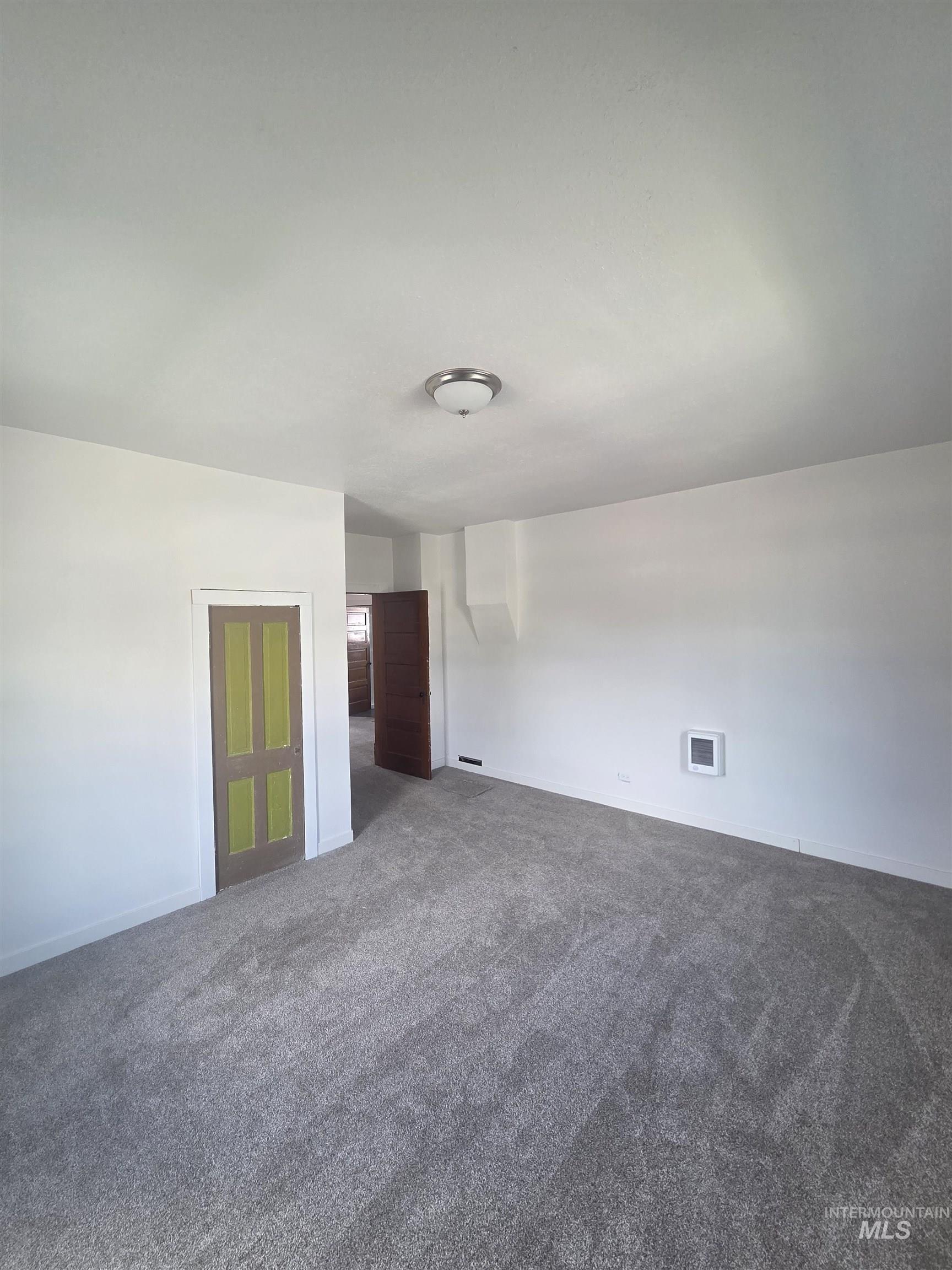 986 Columbia Street Property Photo 12