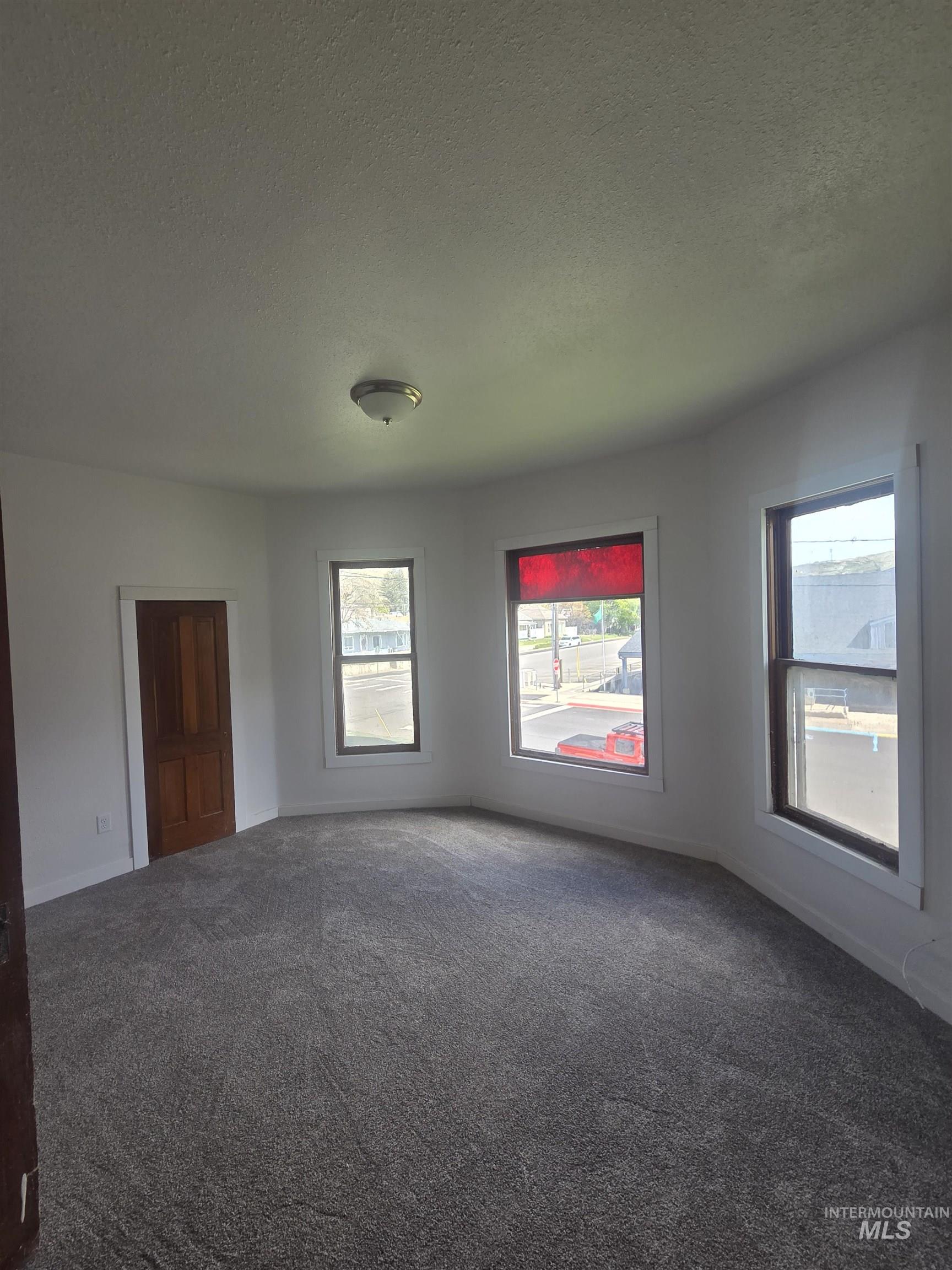 986 Columbia Street Property Photo 13