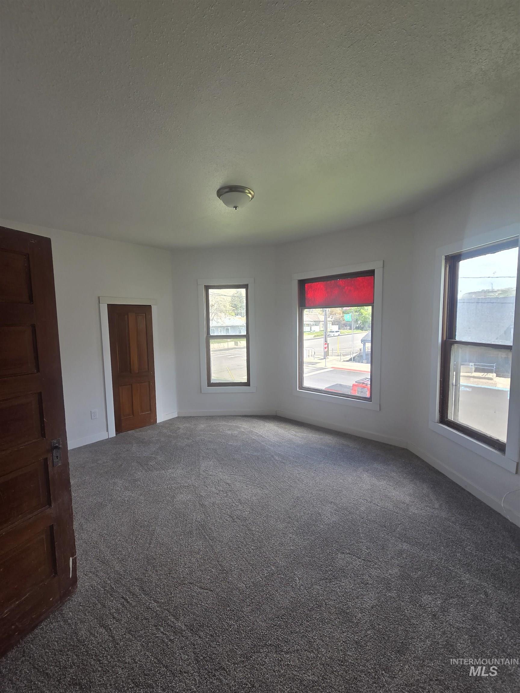 986 Columbia Street Property Photo 14