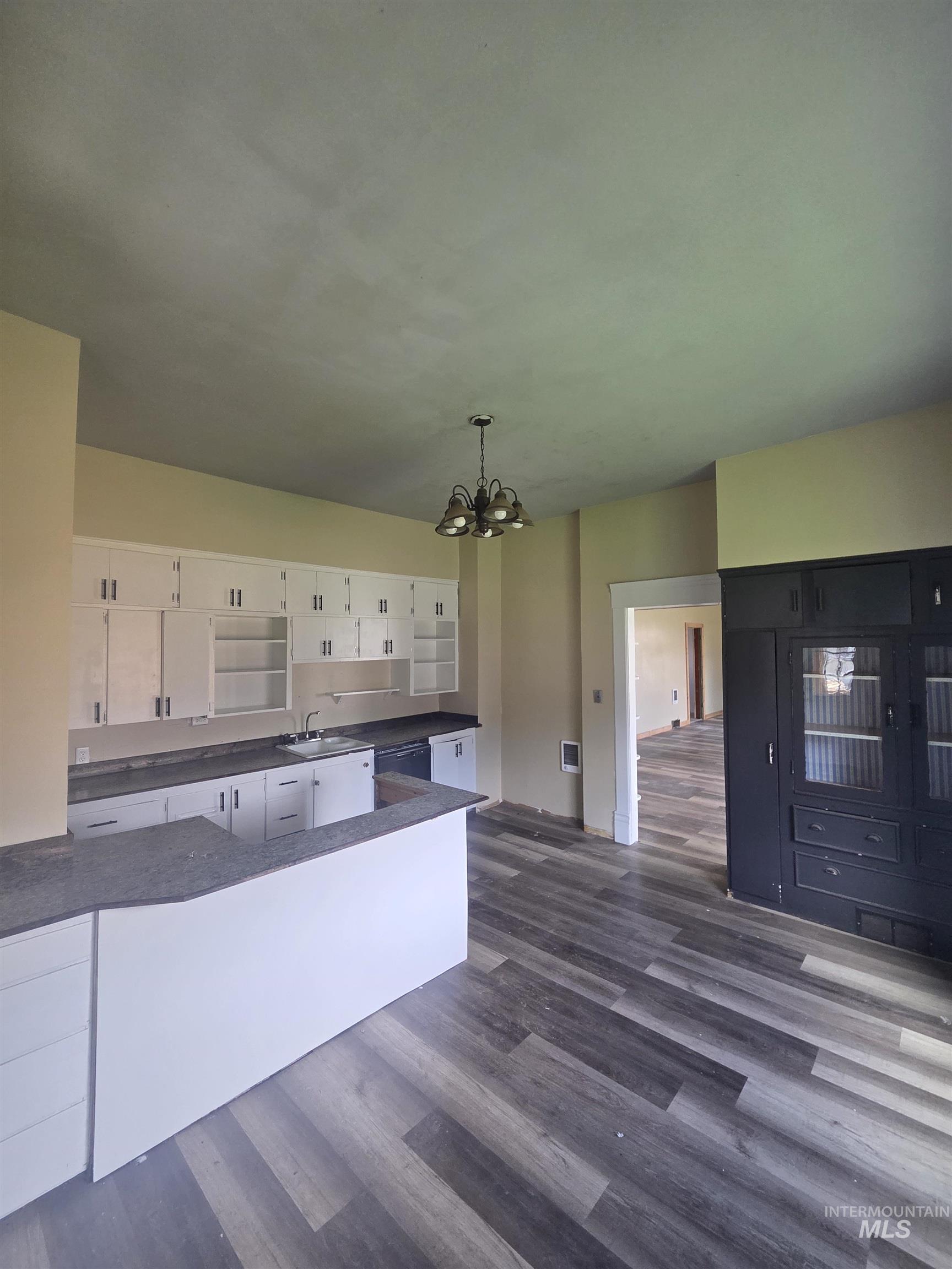 986 Columbia Street Property Photo 18