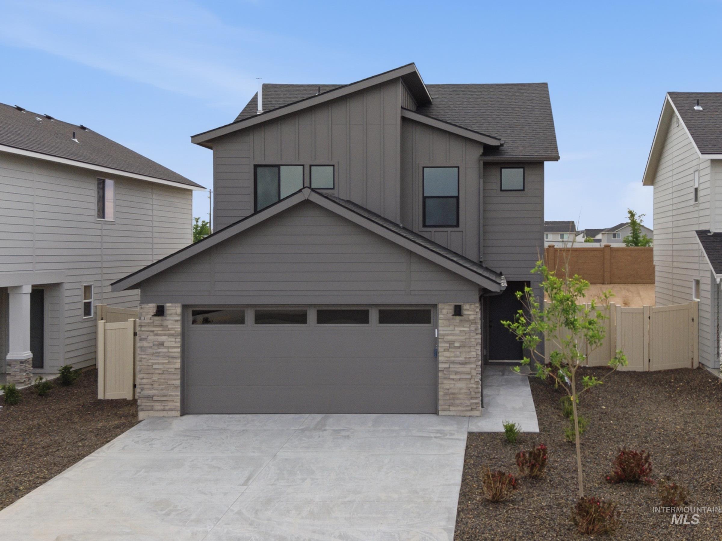 4360 N Alameda Creek Ave Property Photo 1