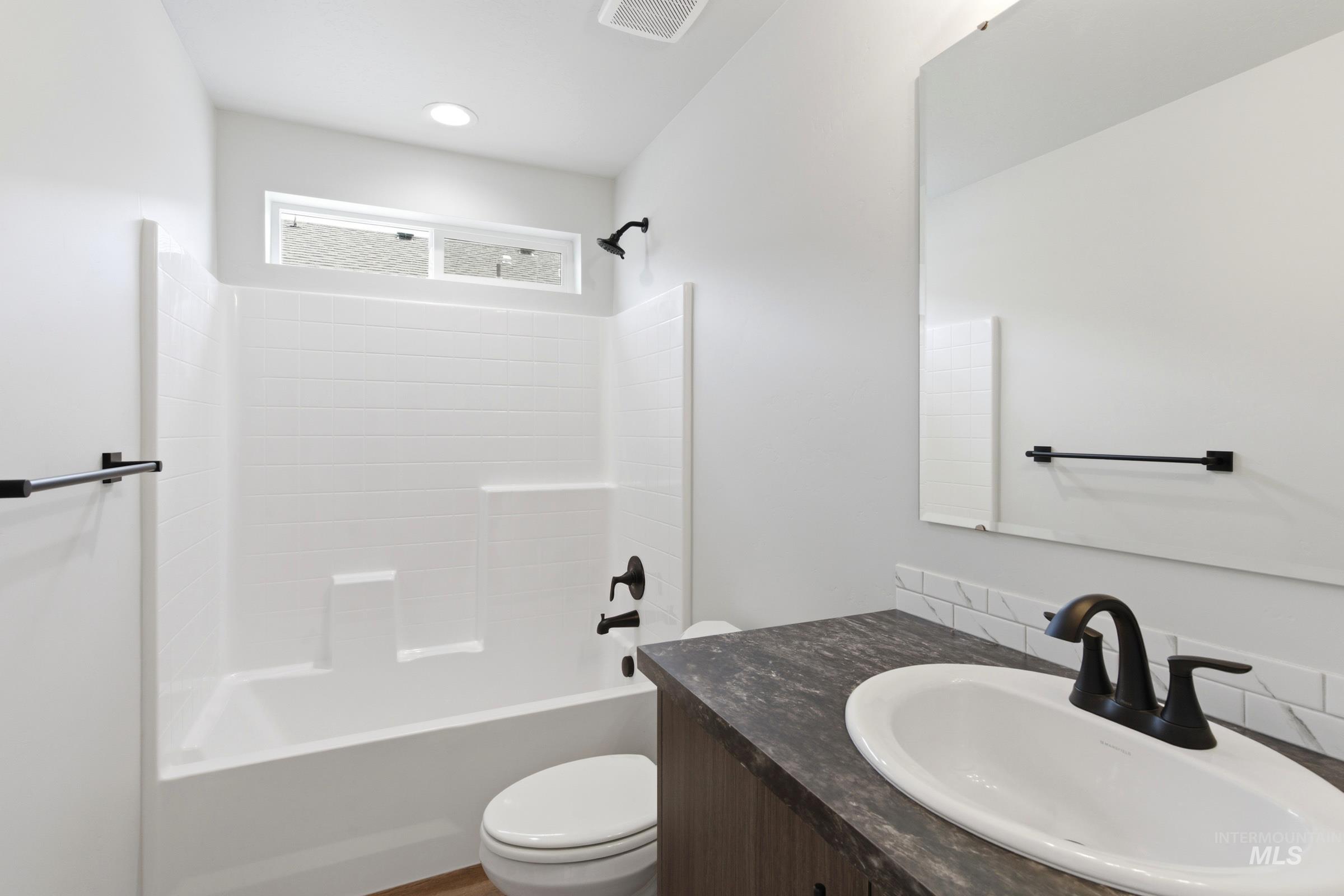 4360 N Alameda Creek Ave Property Photo 24