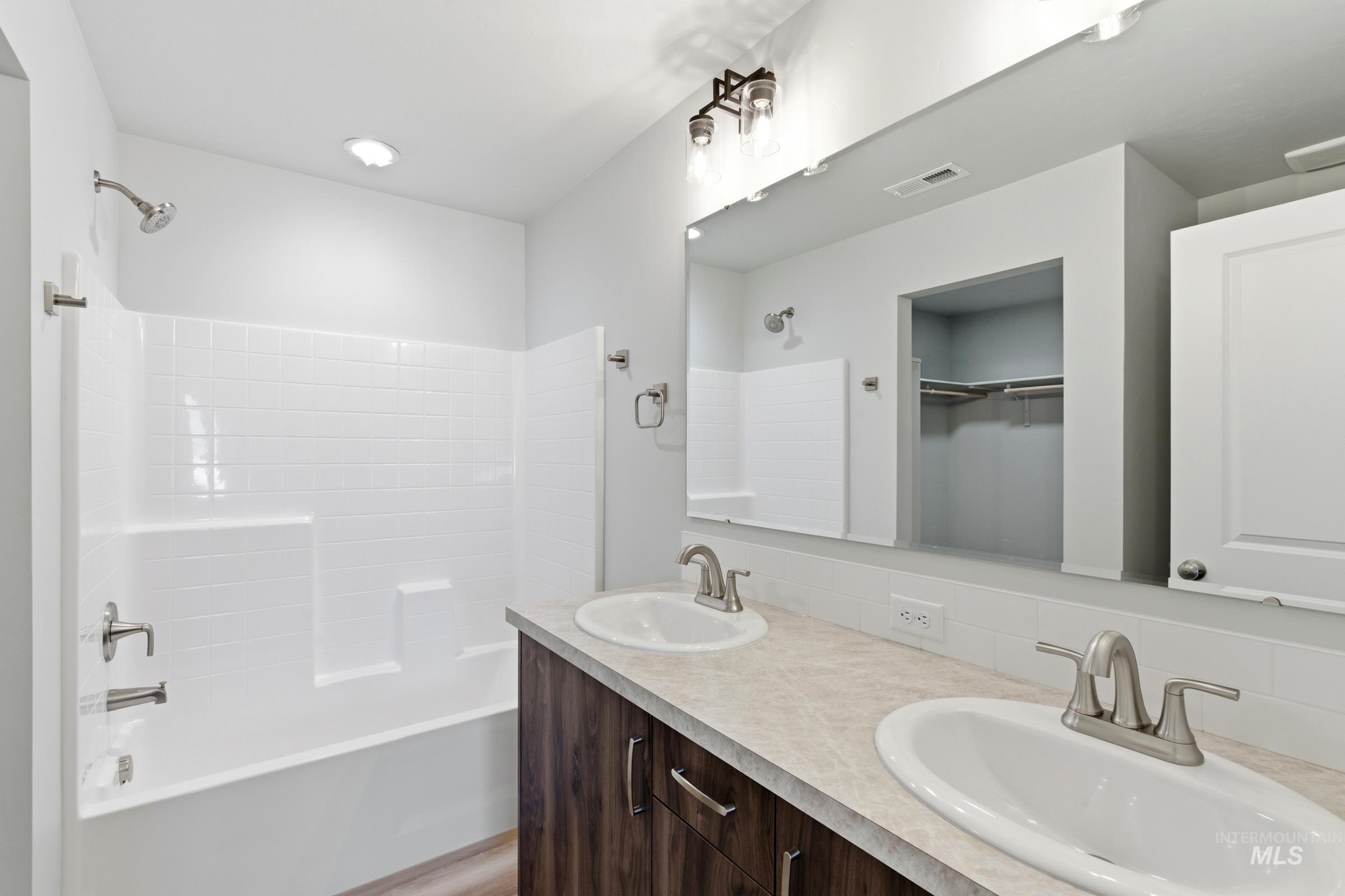 109 Idalou Way Property Photo 18