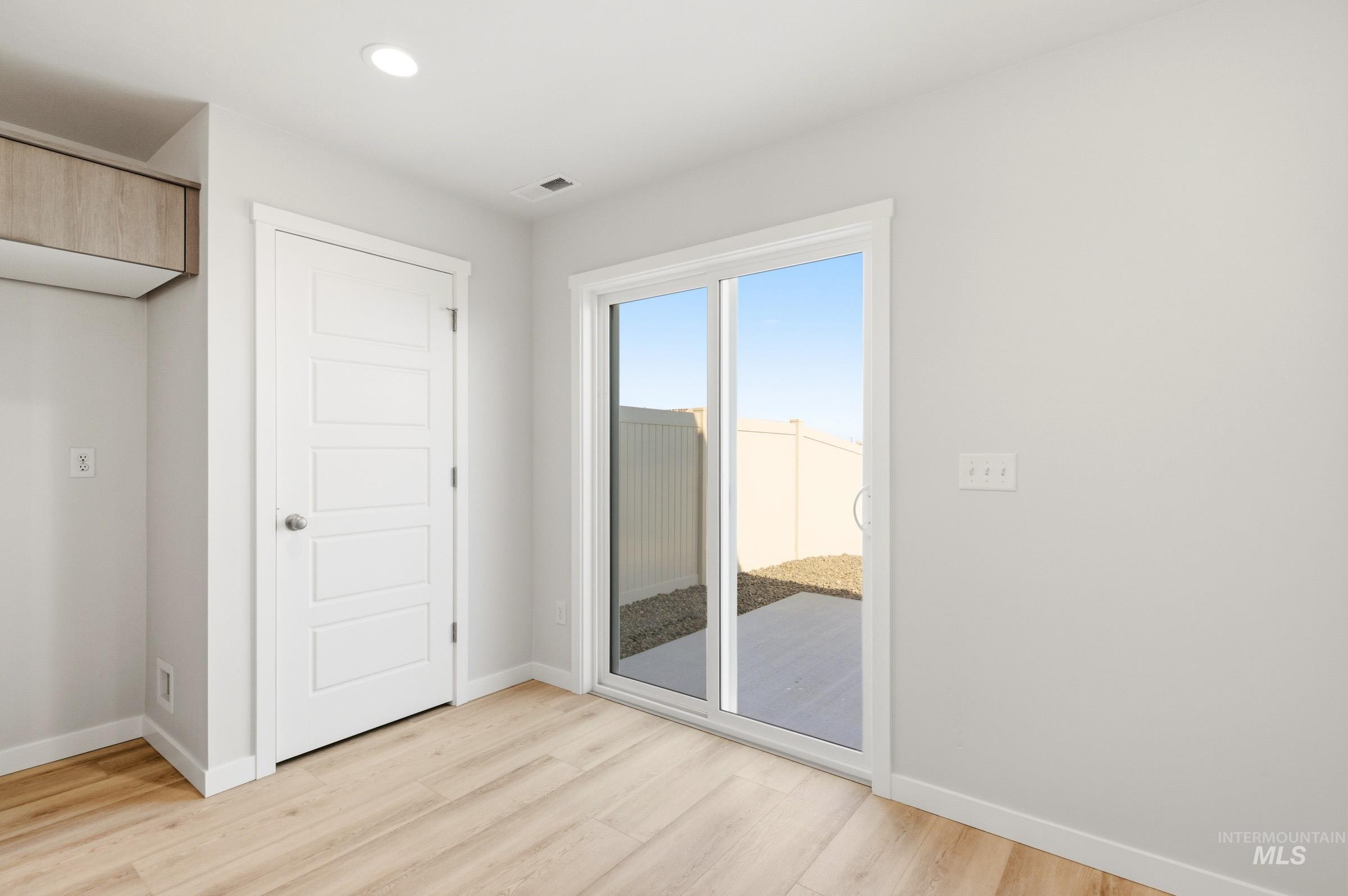 10806 Rutland St Property Photo 9