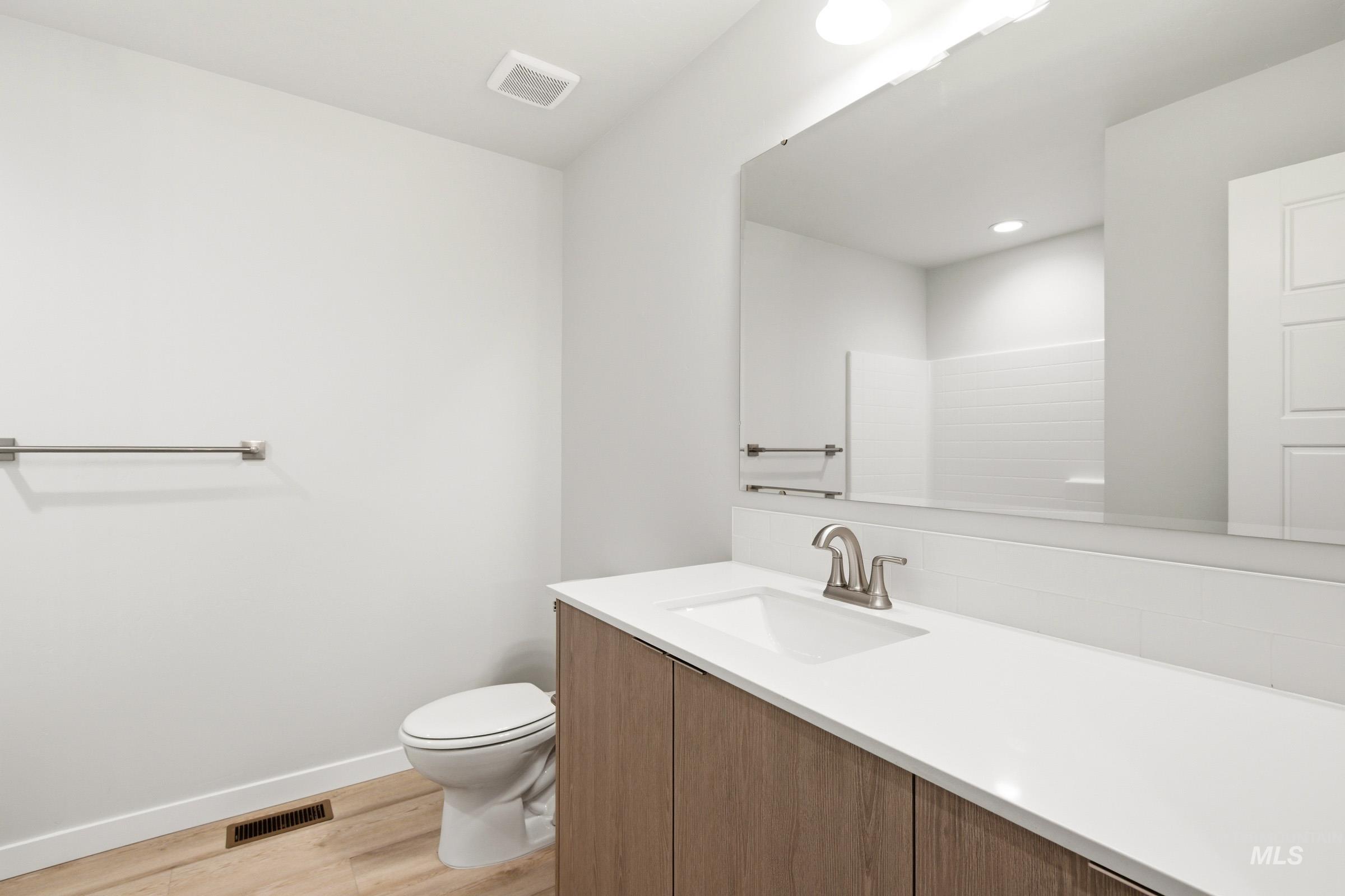 10806 Rutland St Property Photo 16