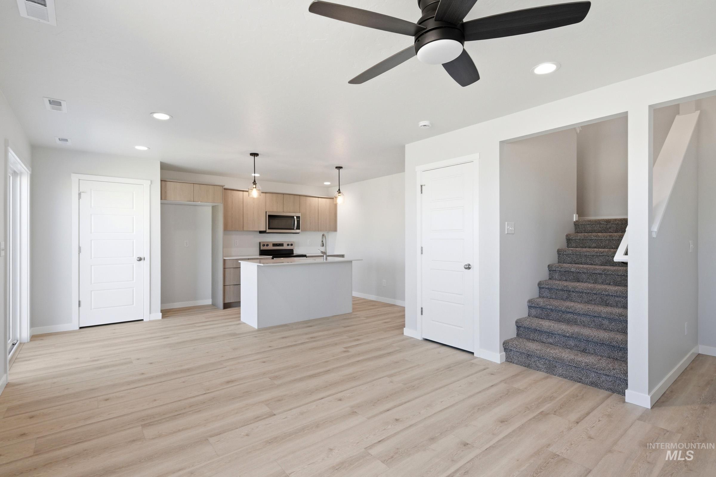 10812 Rutland St Property Photo 11