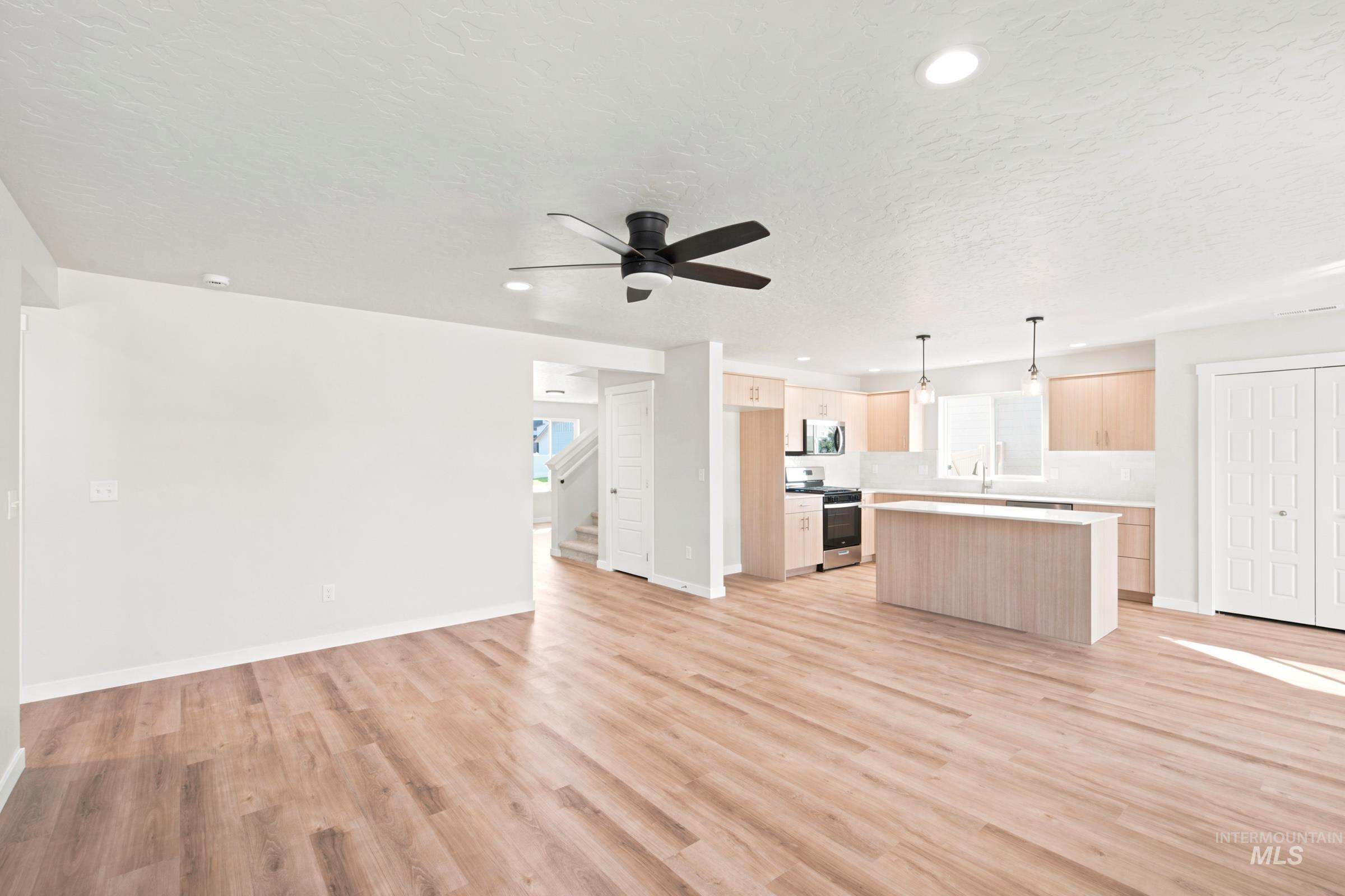8405 S Tyrion Way Property Photo 9