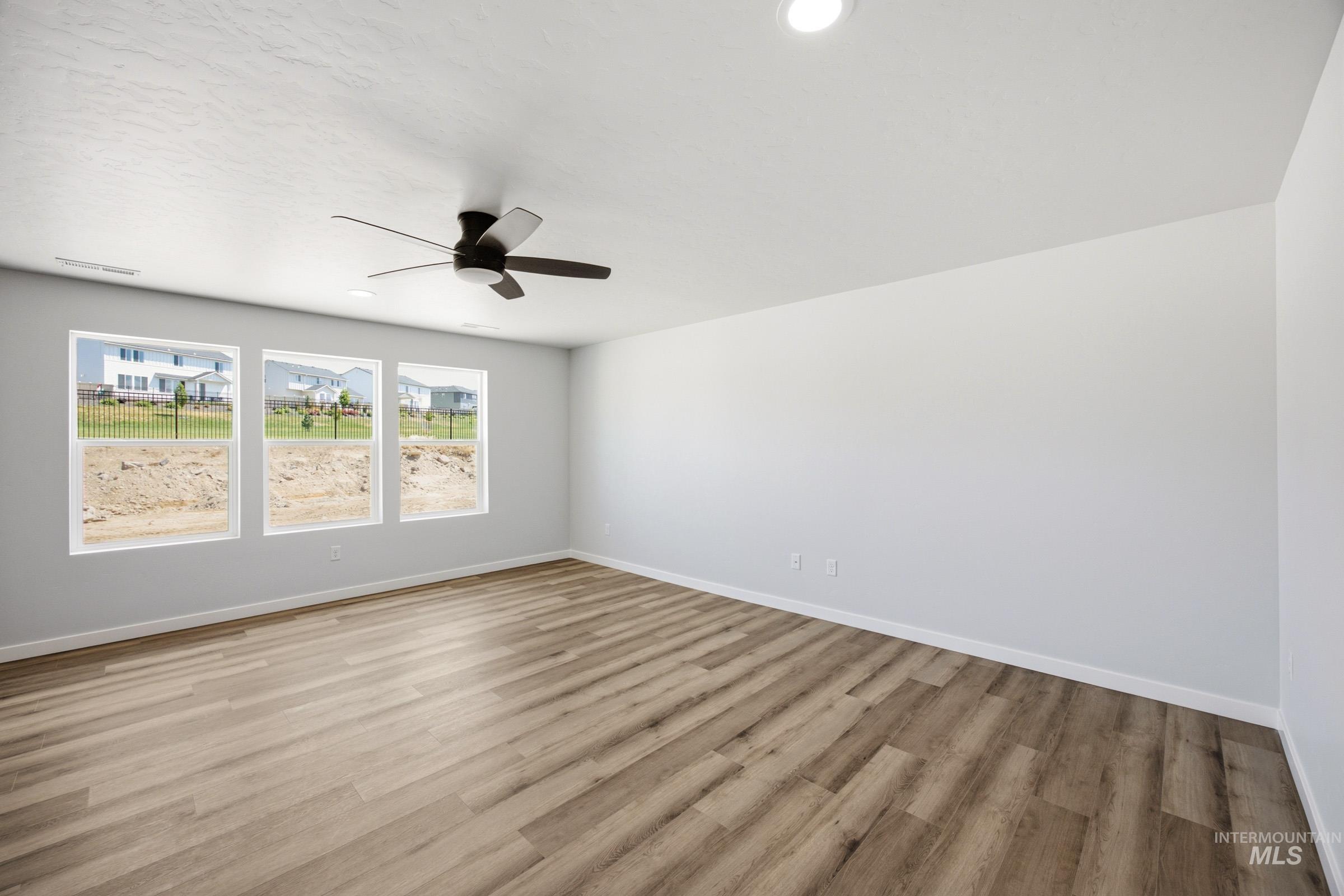 1266 W Pack River Dr Property Photo 7