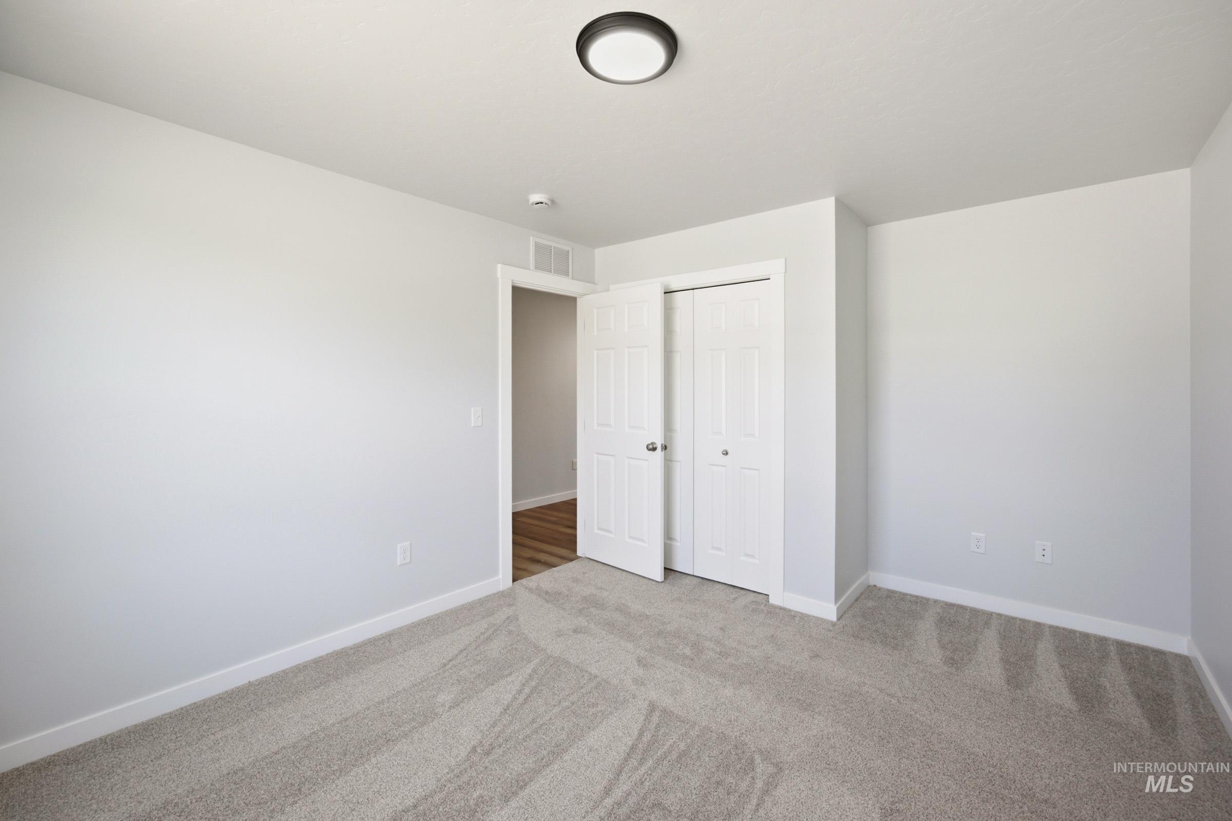 1266 W Pack River Dr Property Photo 11