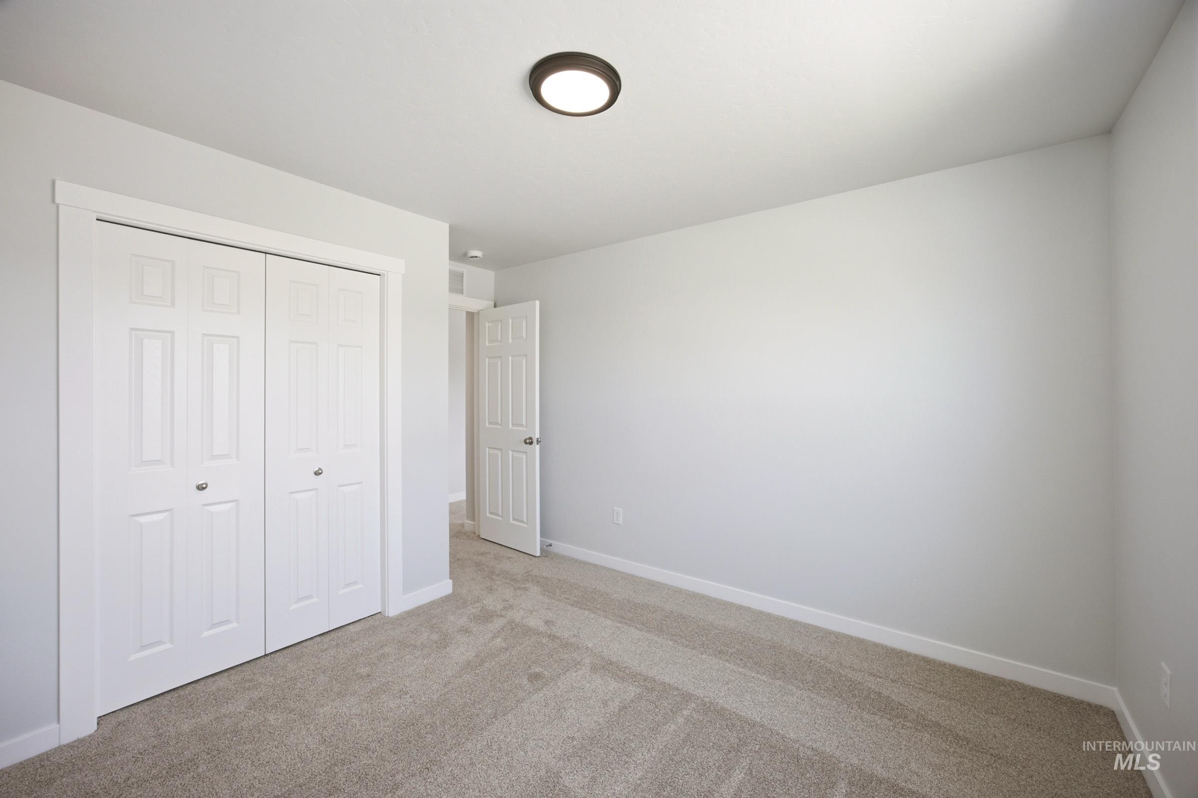 1266 W Pack River Dr Property Photo 15