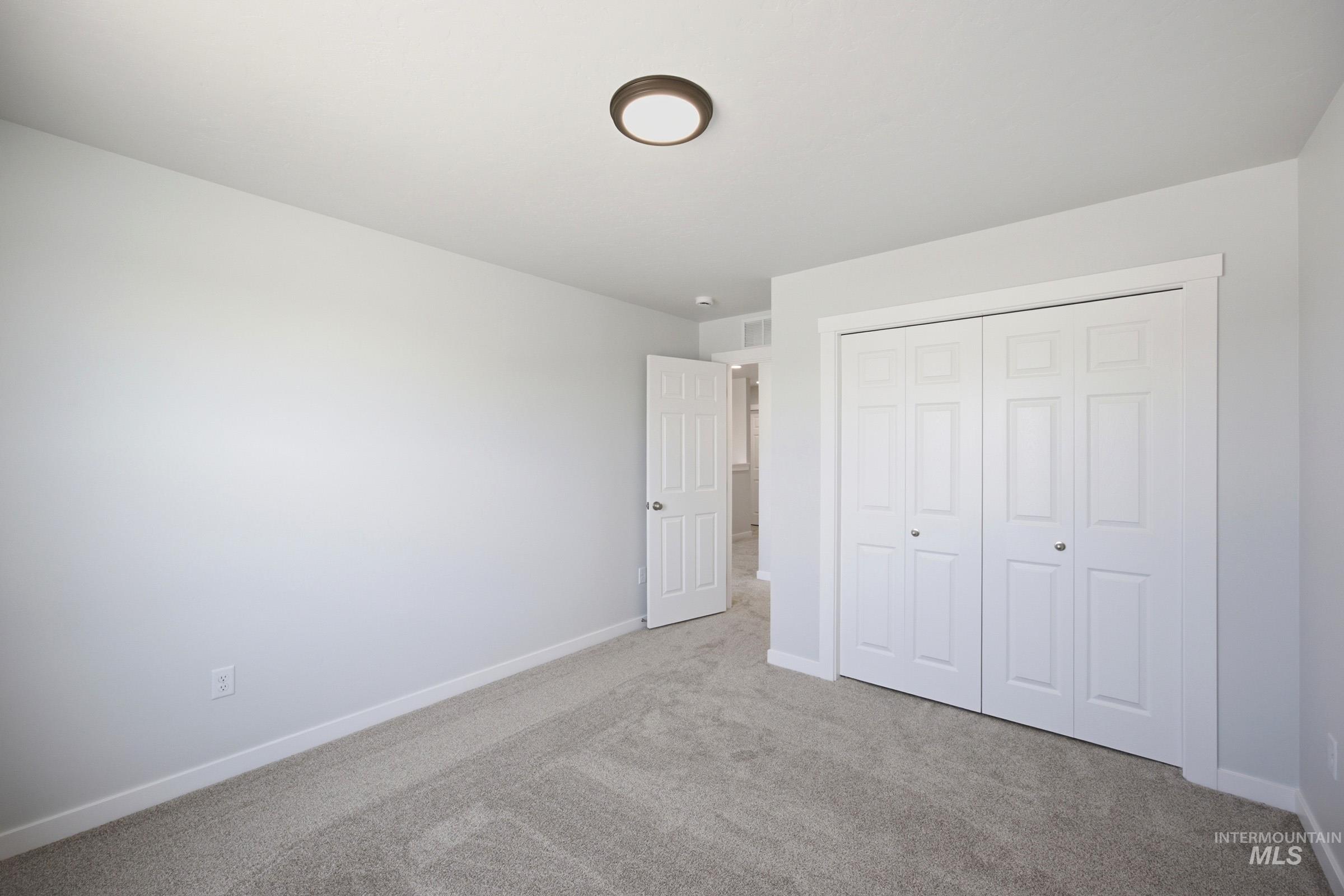 1266 W Pack River Dr Property Photo 19