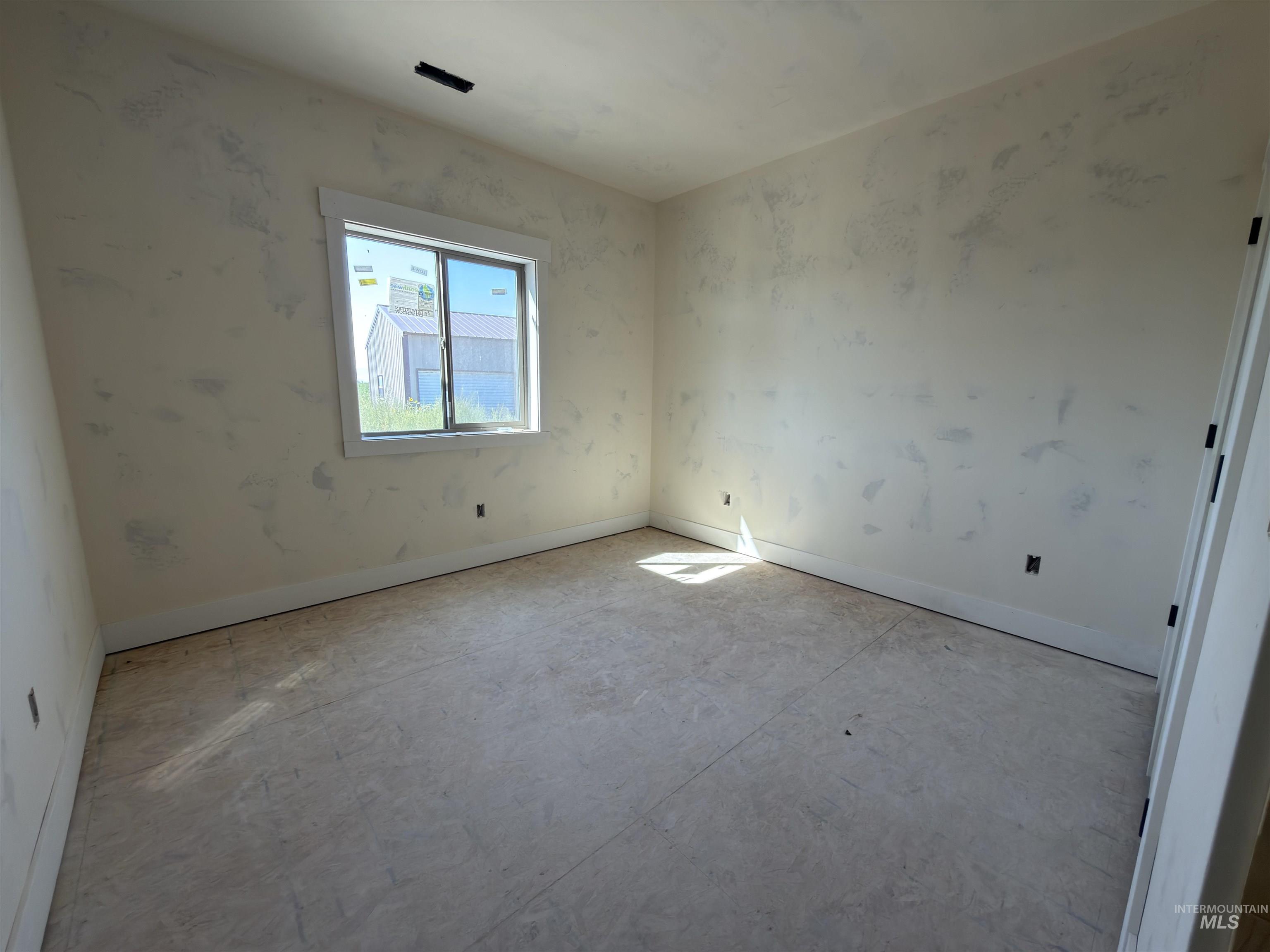 113 E 300 S Property Photo 14