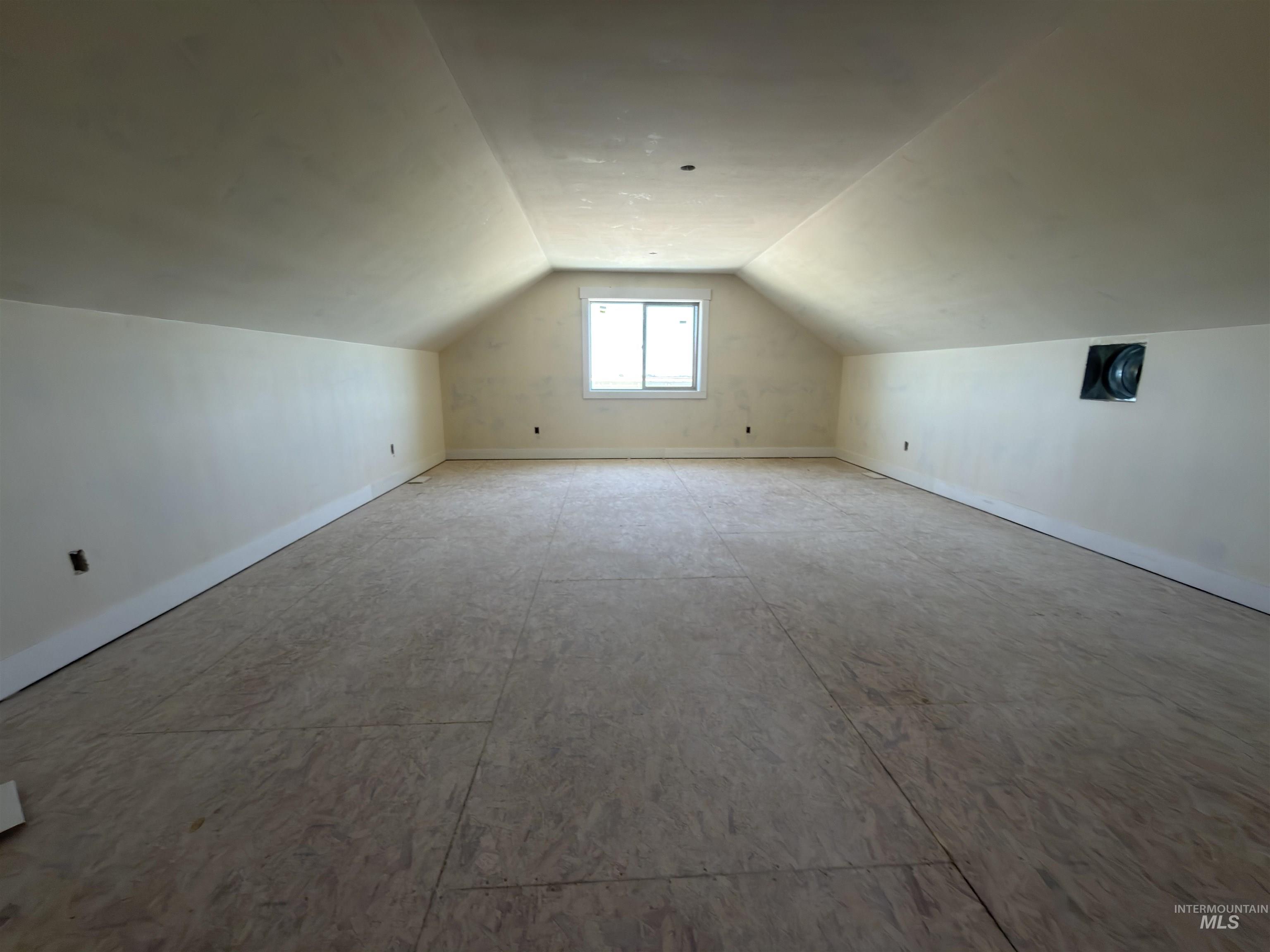 113 E 300 S Property Photo 15