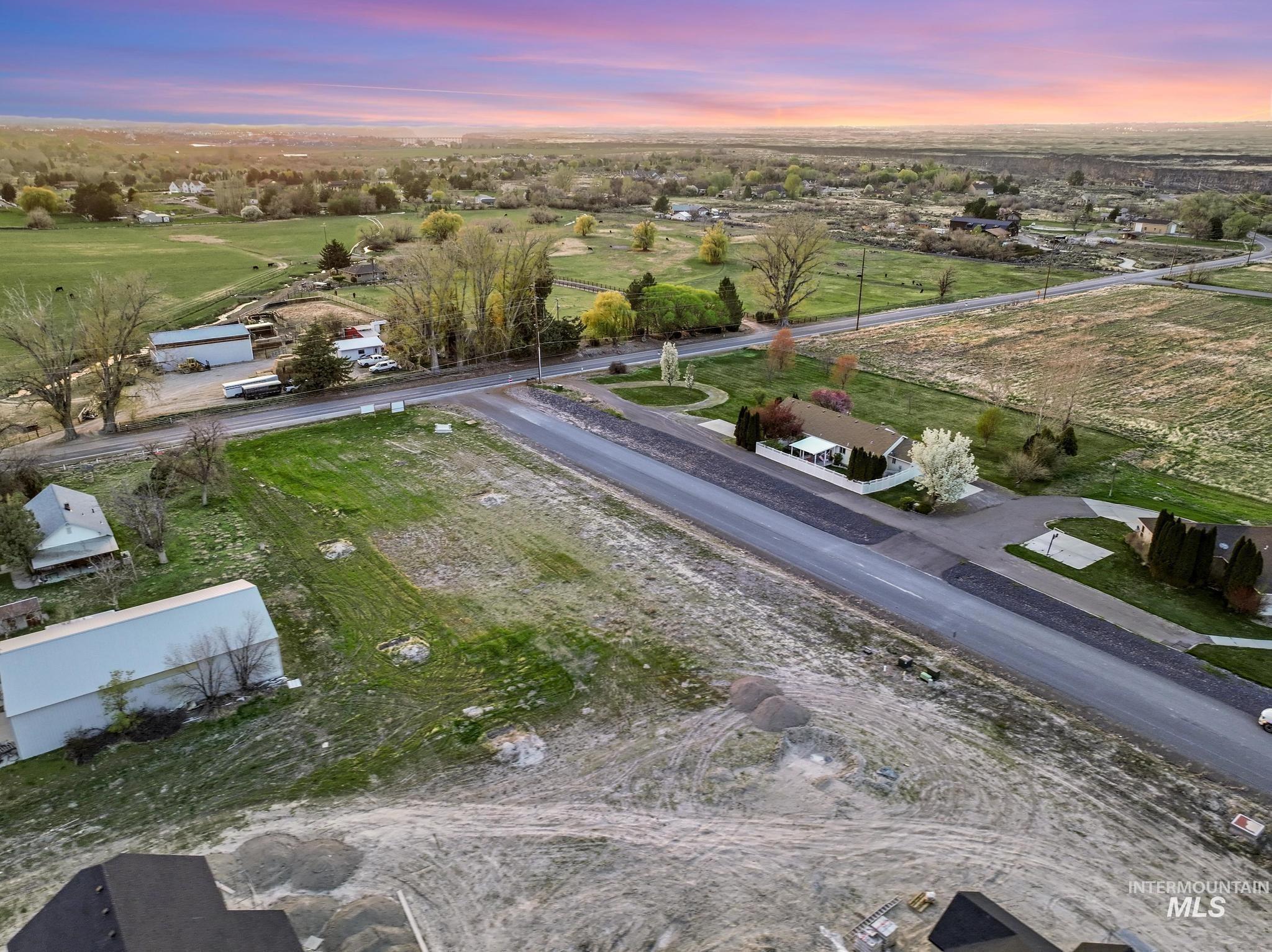 3307 E 4032 N Property Photo 2