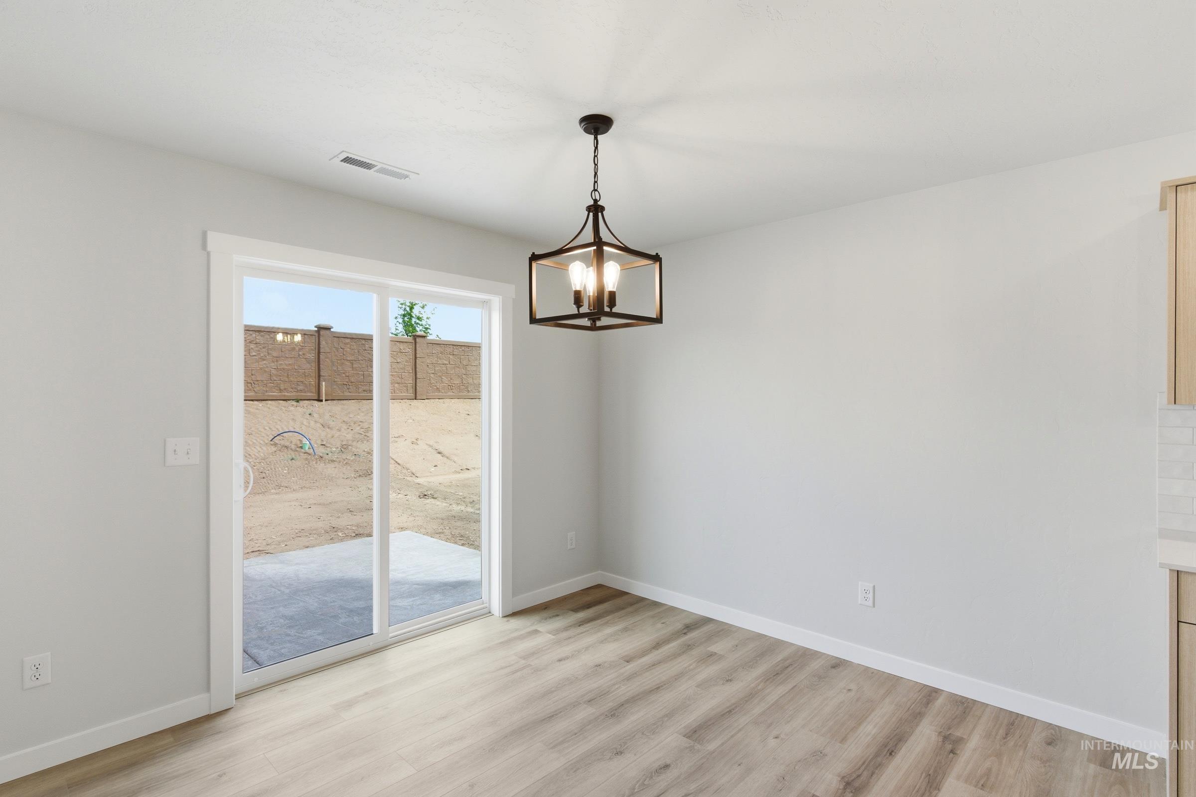 4372 N Alameda Creek Ave Property Photo 7