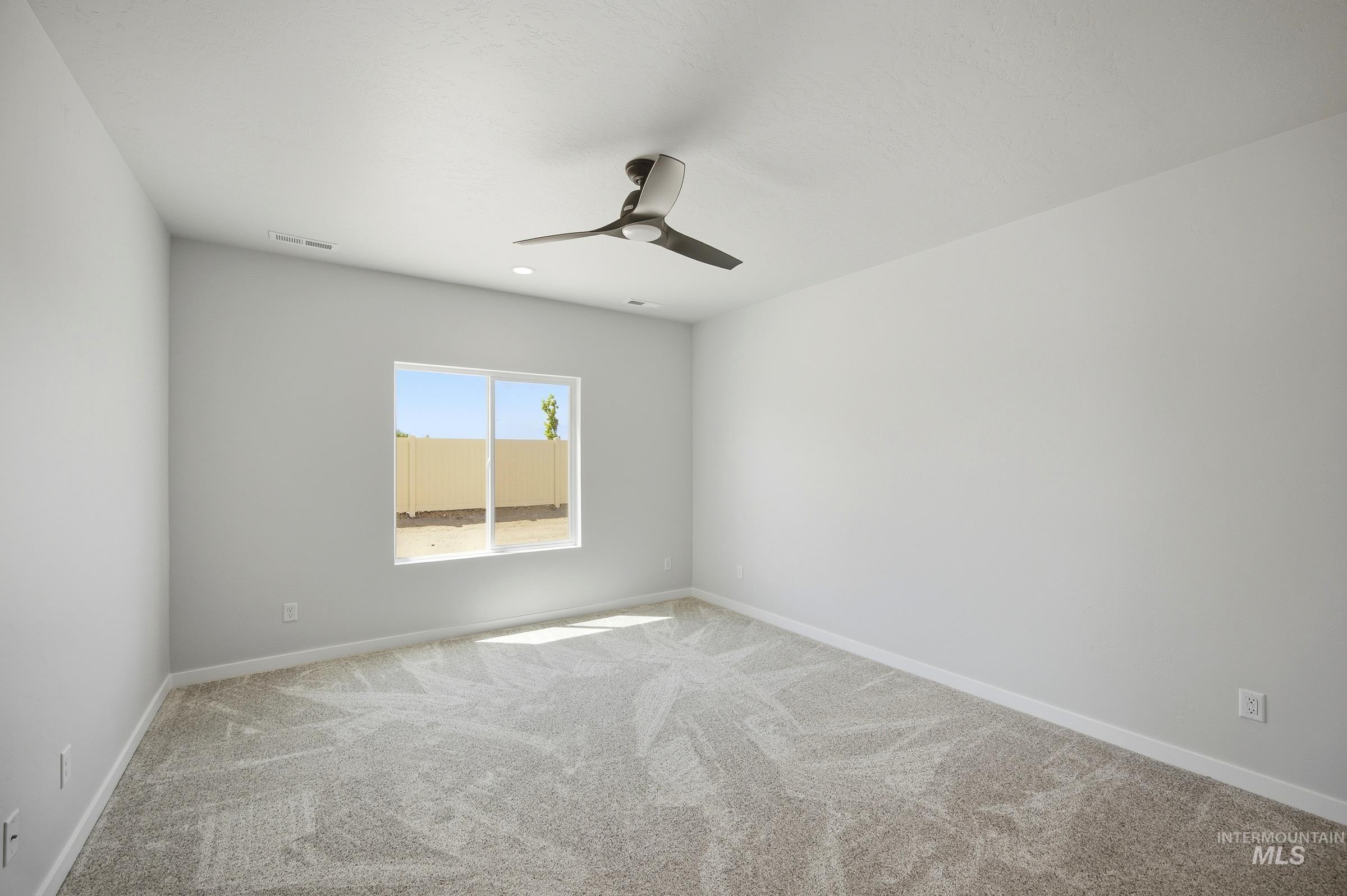 477 Waverly Ave Property Photo 11