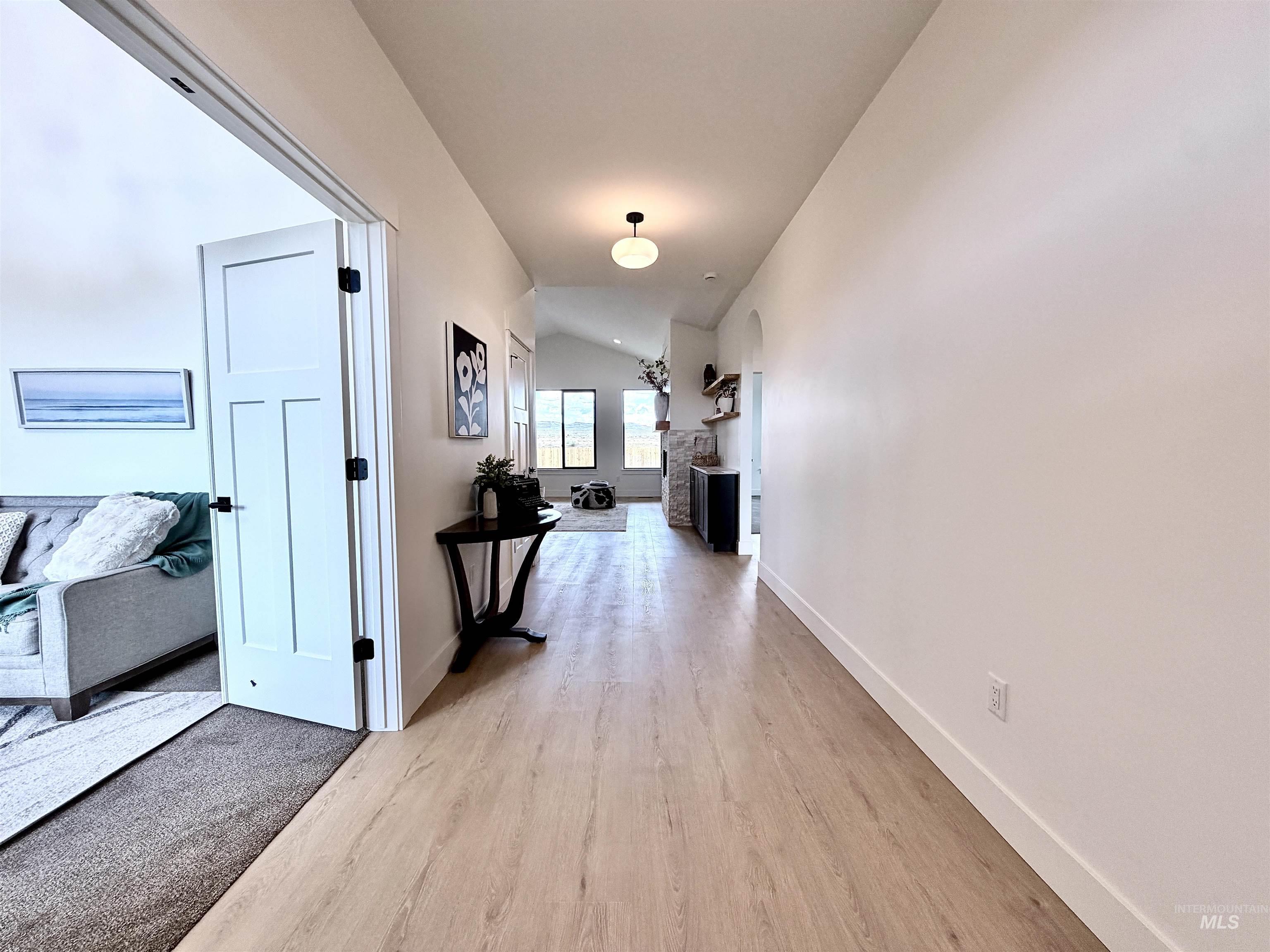 310 Ne Greystone Loop Property Photo 4