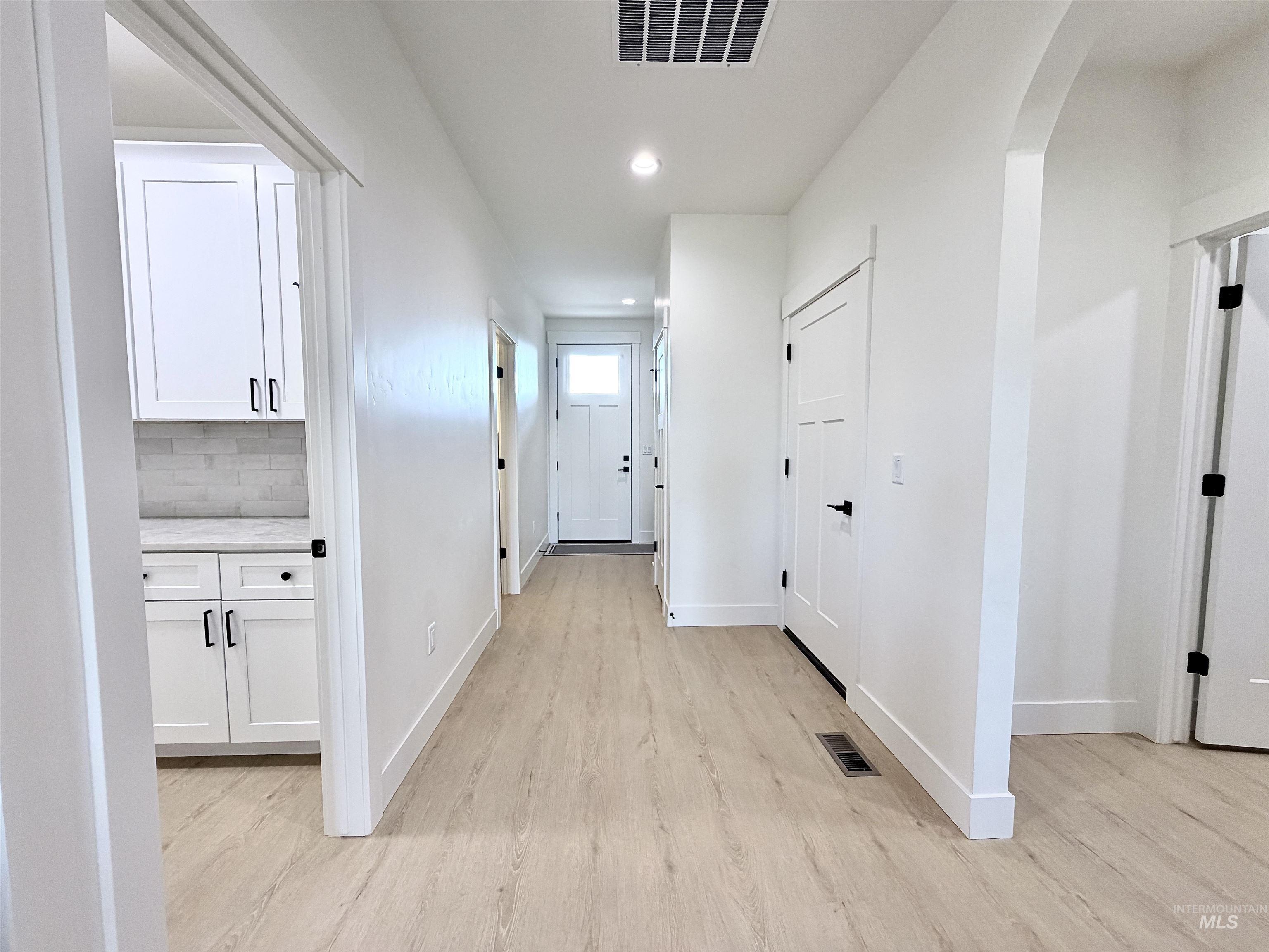 310 Ne Greystone Loop Property Photo 18