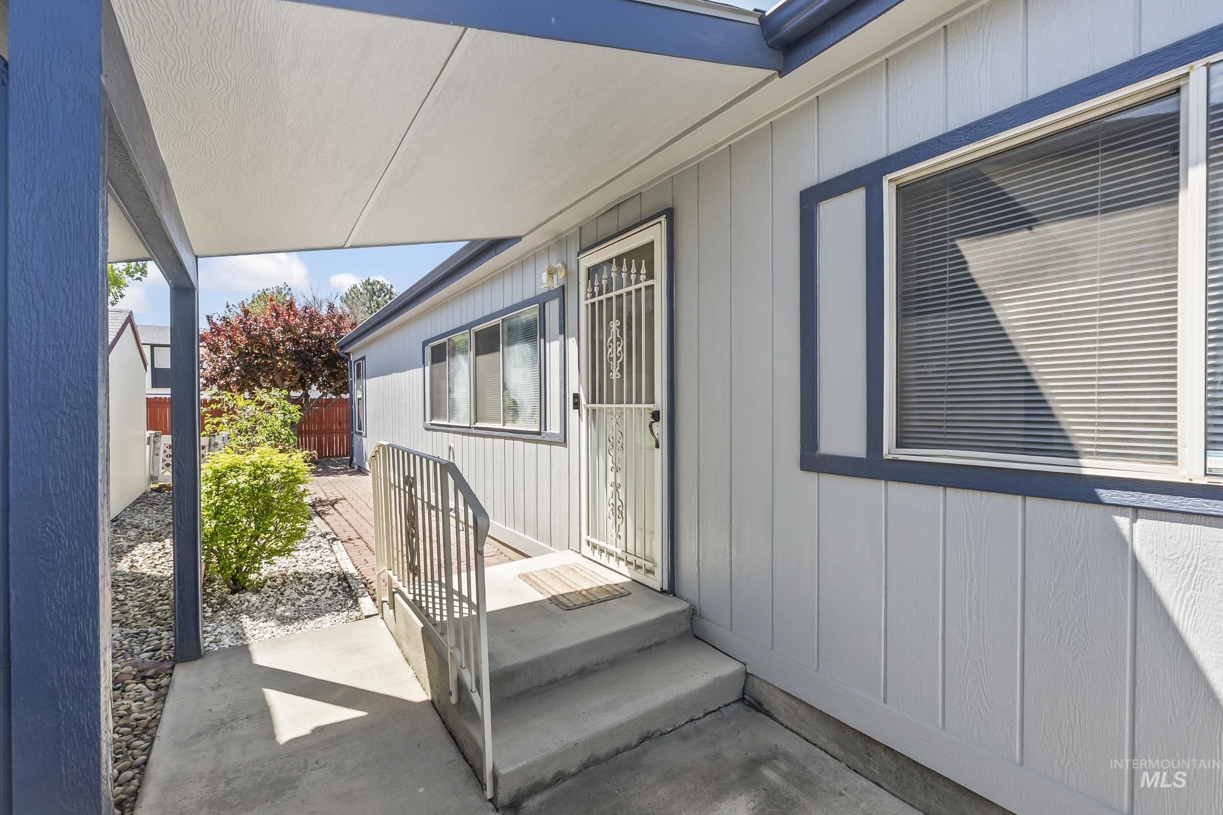 2714 Gold Harbor Dr Property Photo 3