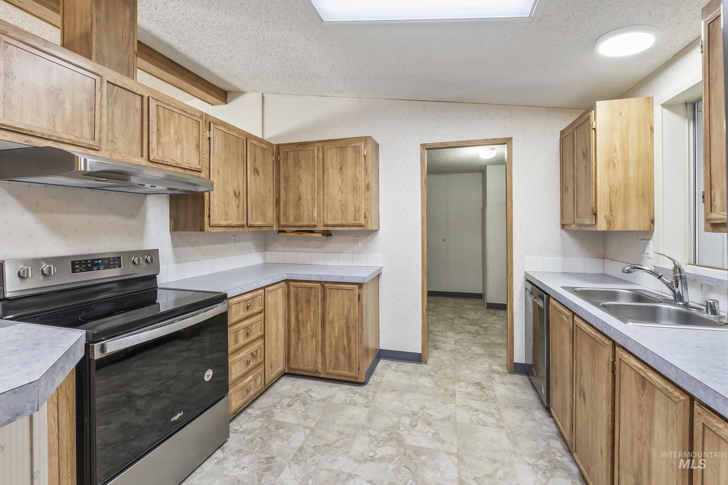 2714 Gold Harbor Dr Property Photo 6