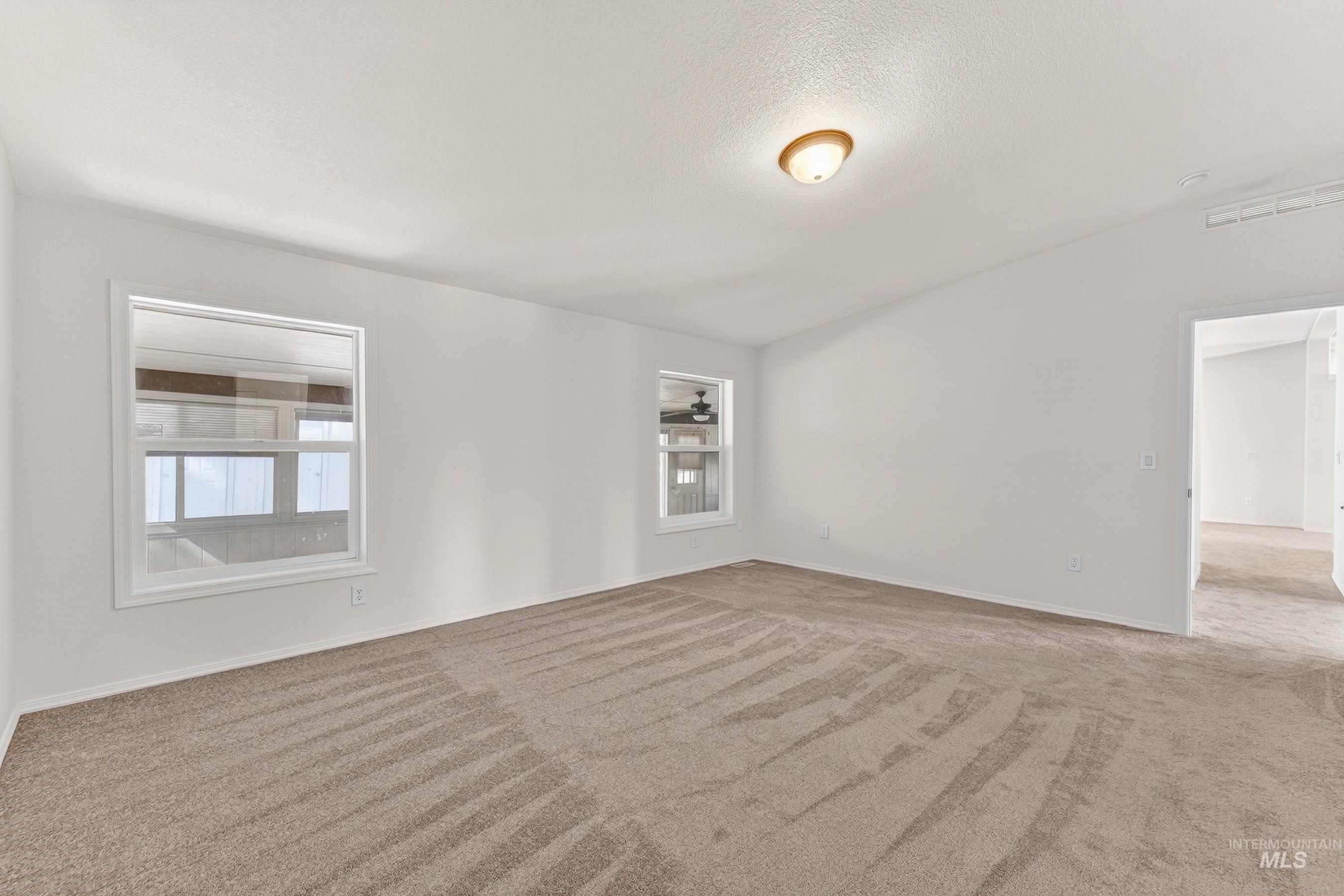 1649 Crown Point Pkwy Property Photo 20