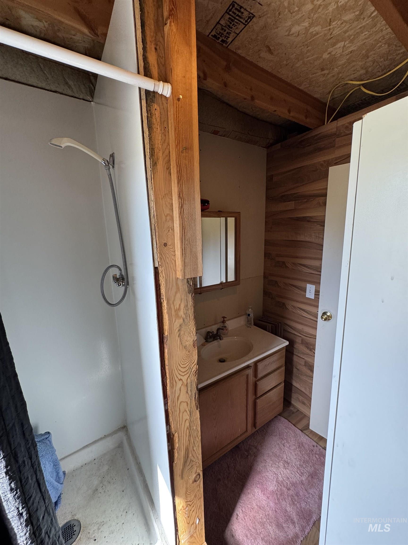 100 Rock Hill Rd Property Photo 15