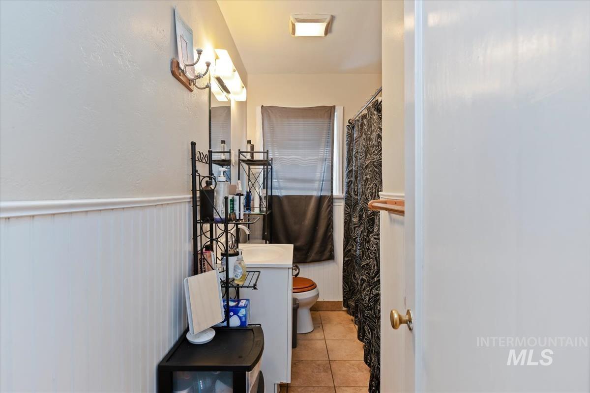 1320 S Holly Property Photo 9