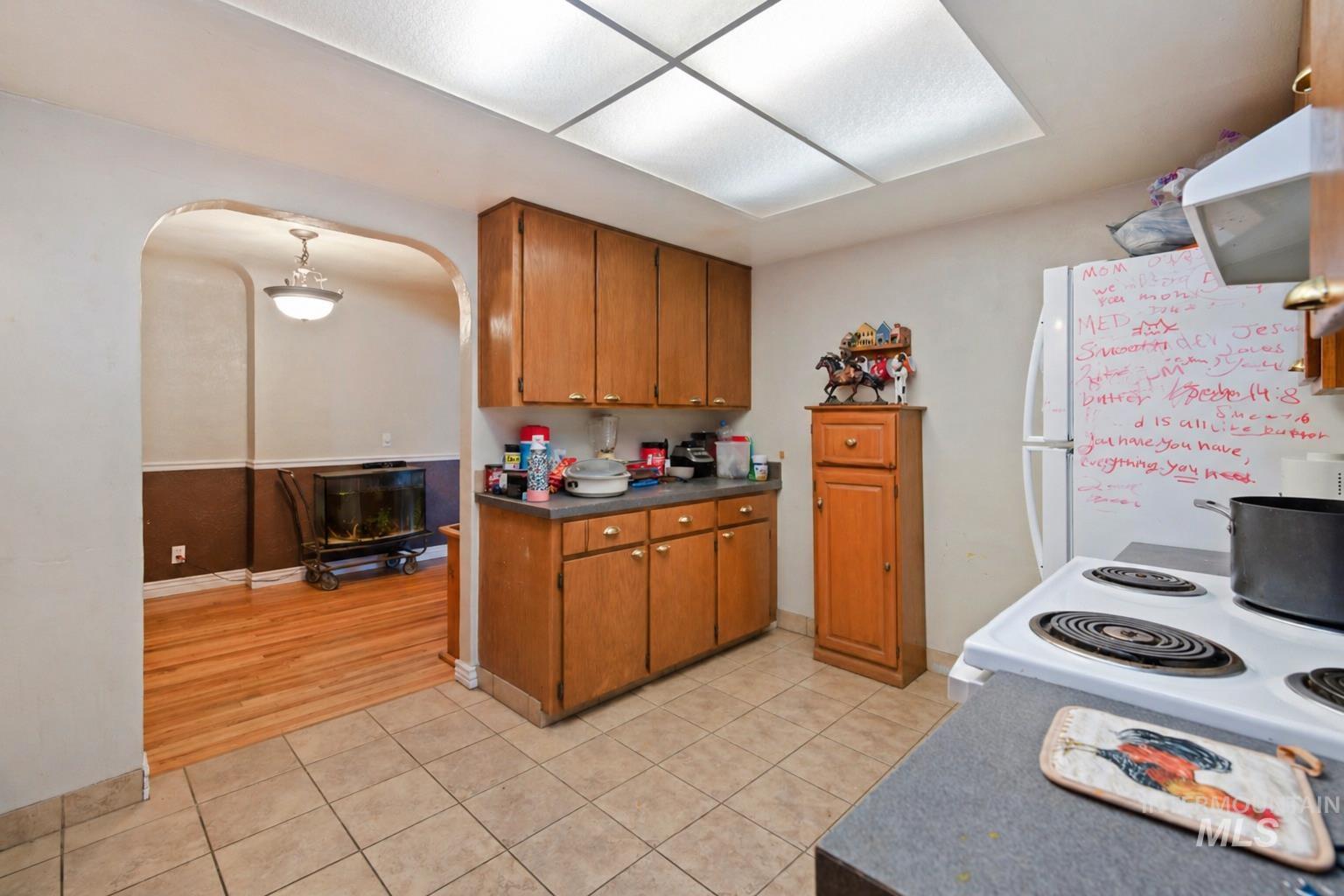 1320 S Holly Property Photo 14