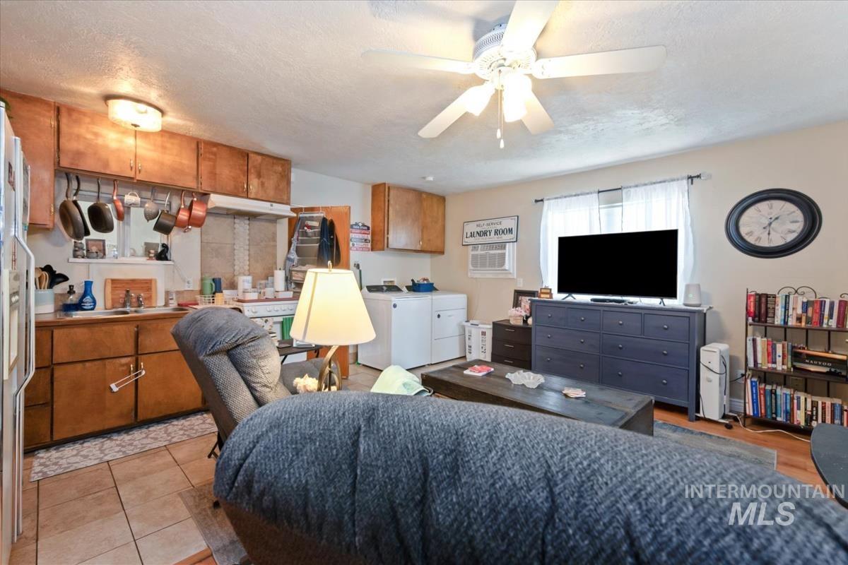 1320 S Holly Property Photo 24