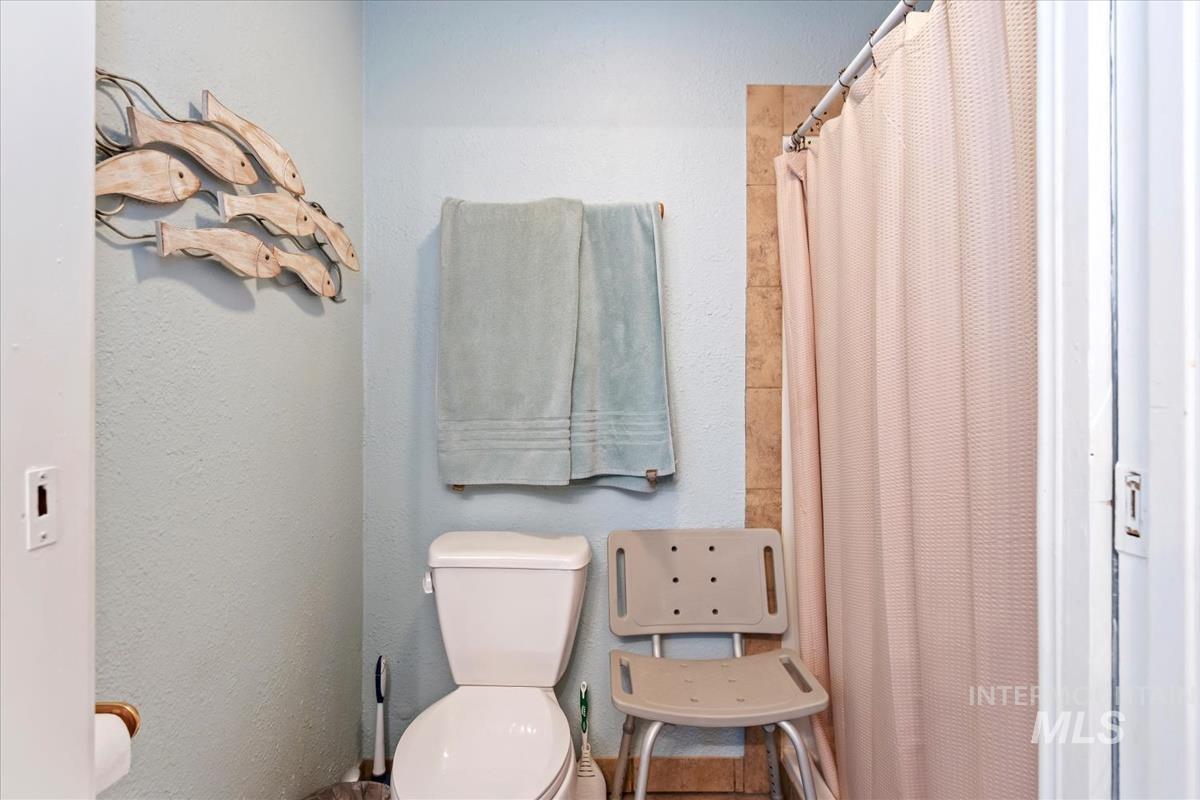 1320 S Holly Property Photo 29