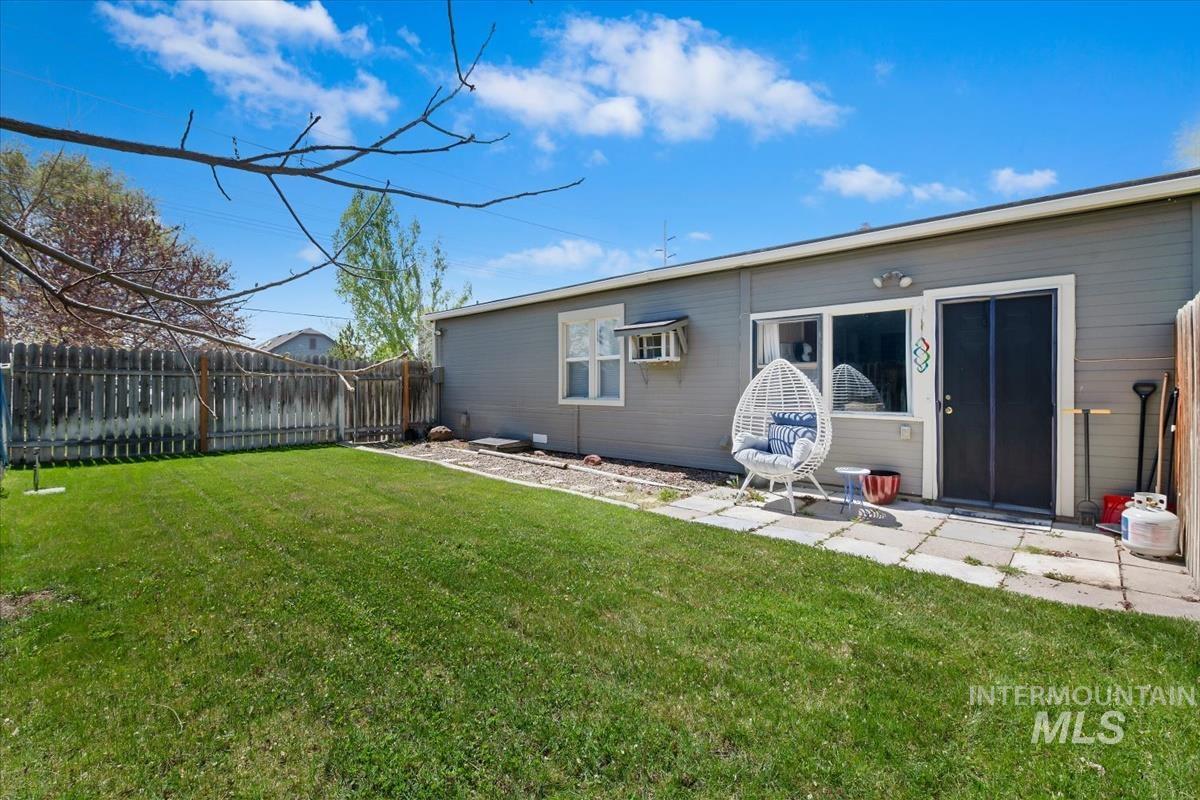 1320 S Holly Property Photo 30