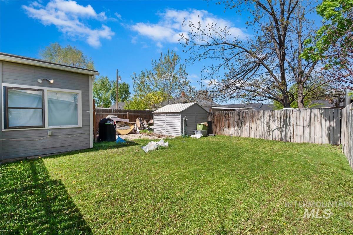 1320 S Holly Property Photo 34