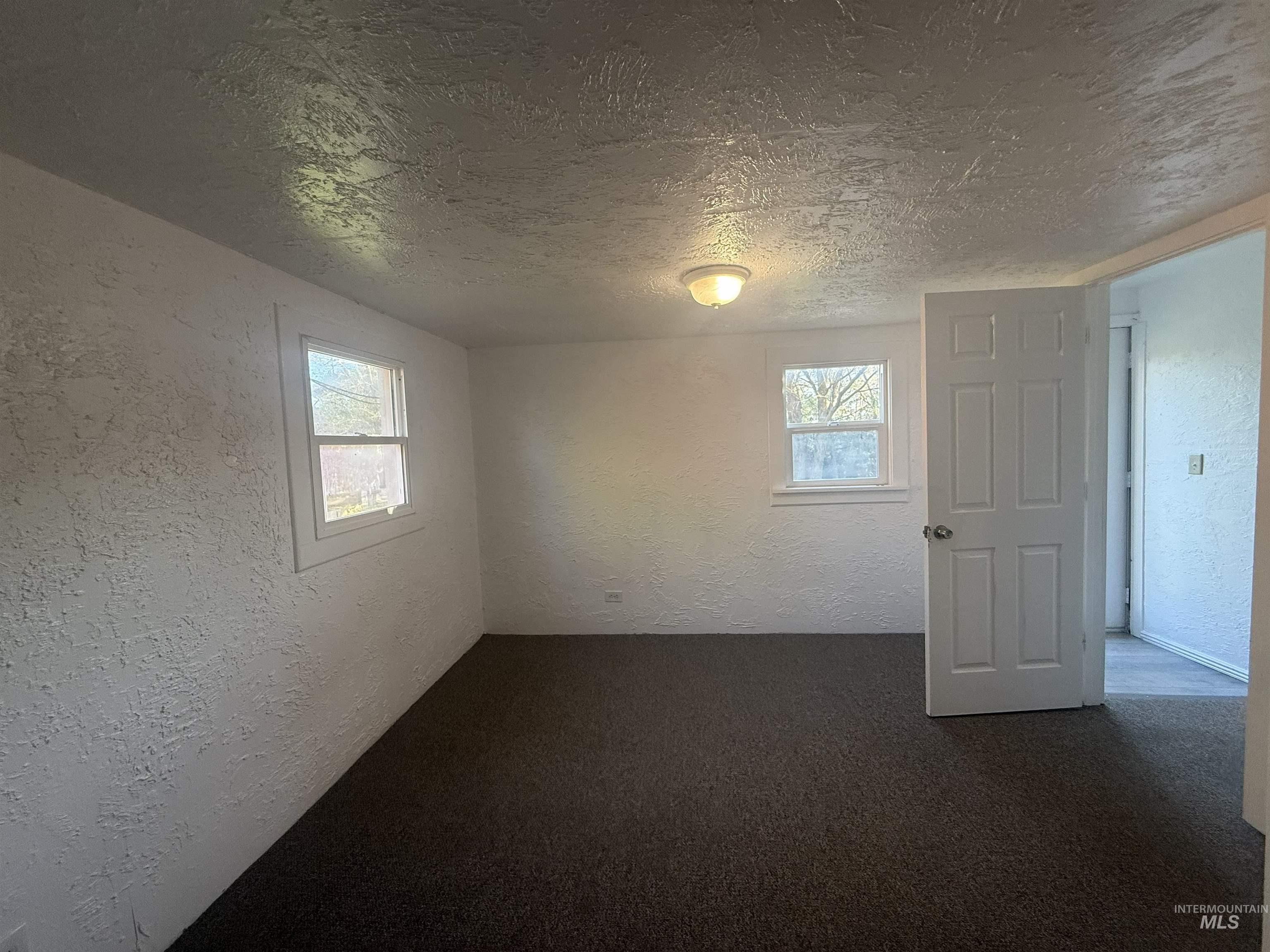 515 W C Street Property Photo 6